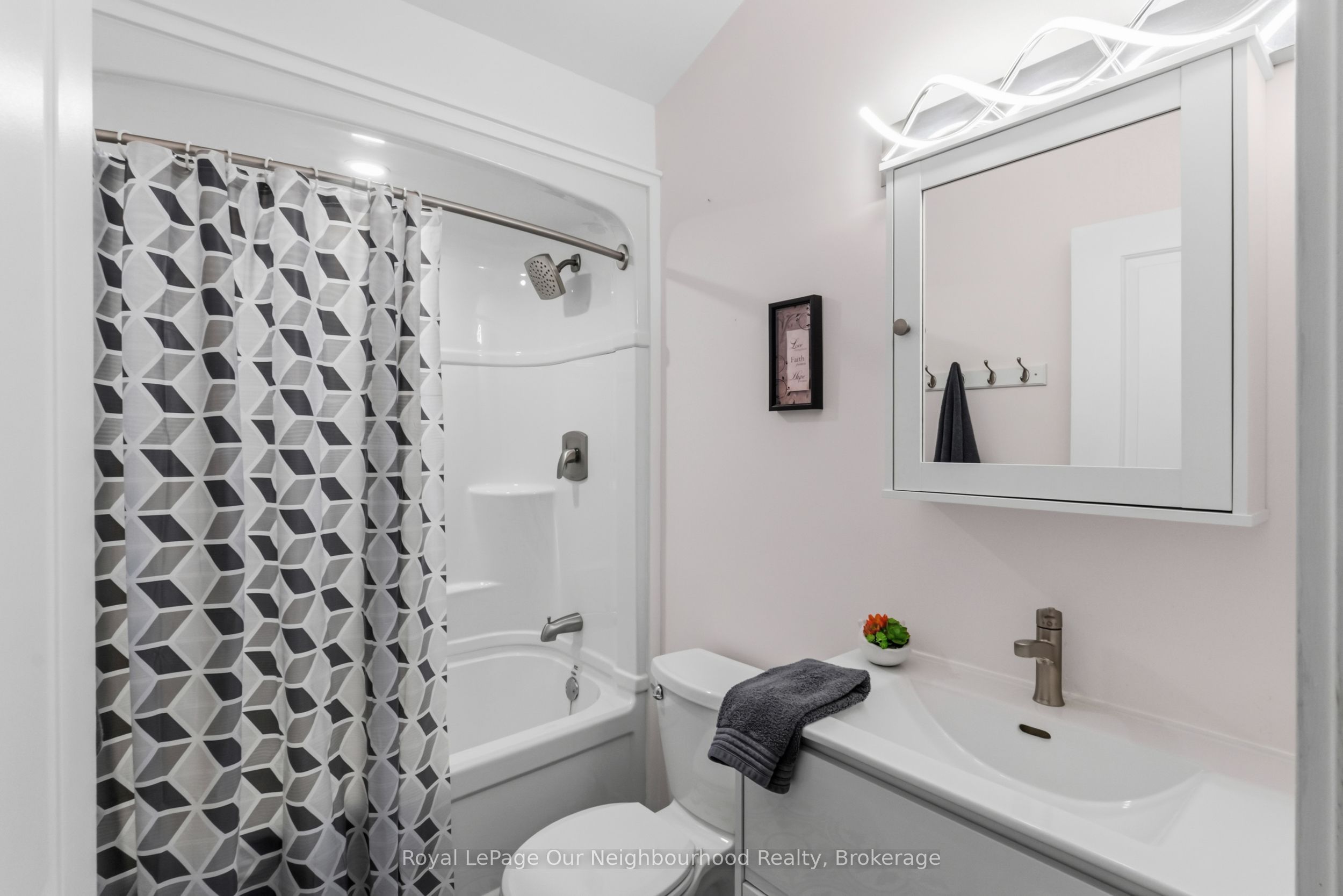 445 Pengelley Drive Property Photo 15