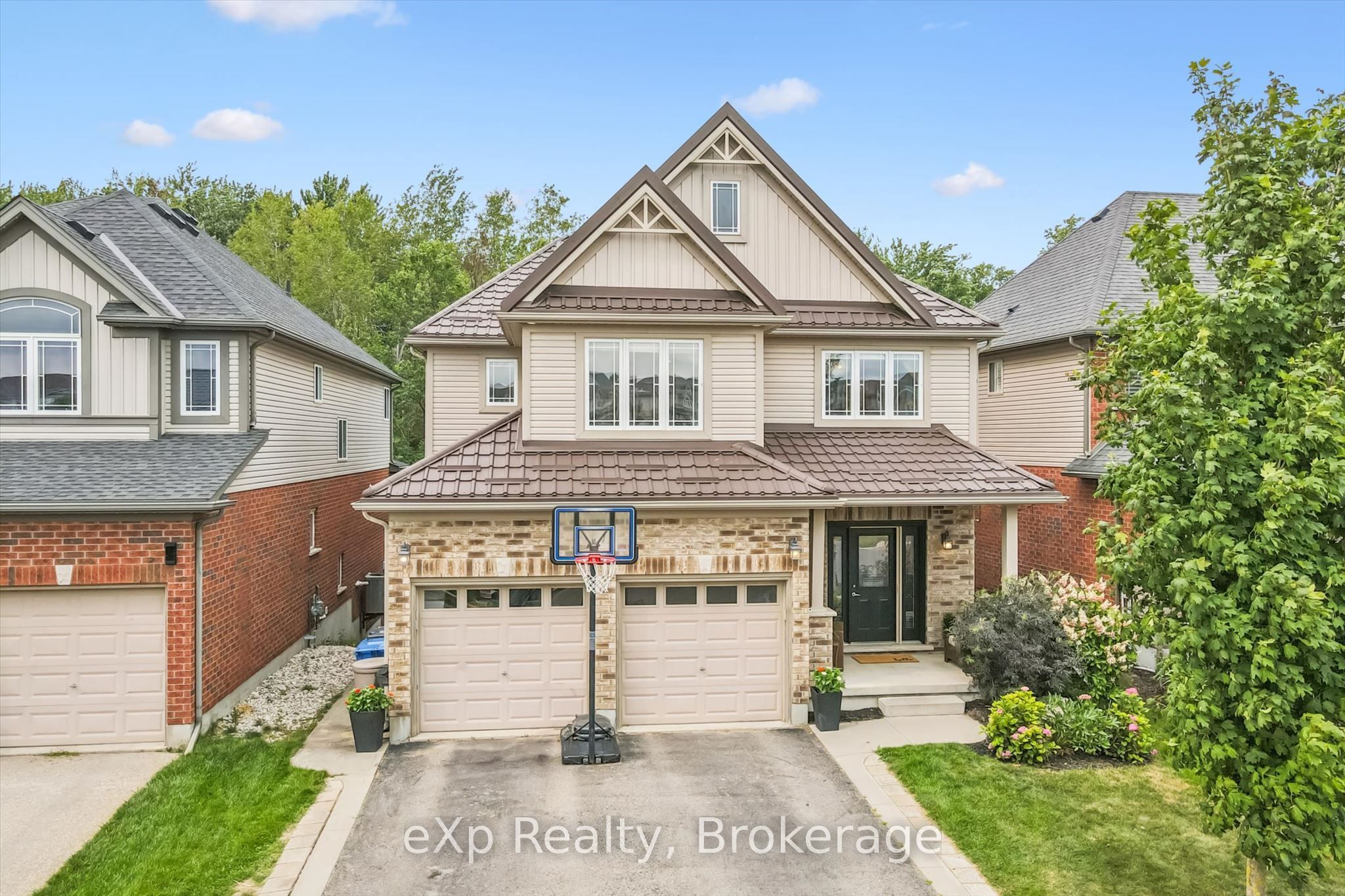 41 Westra Drive Property Photo 4