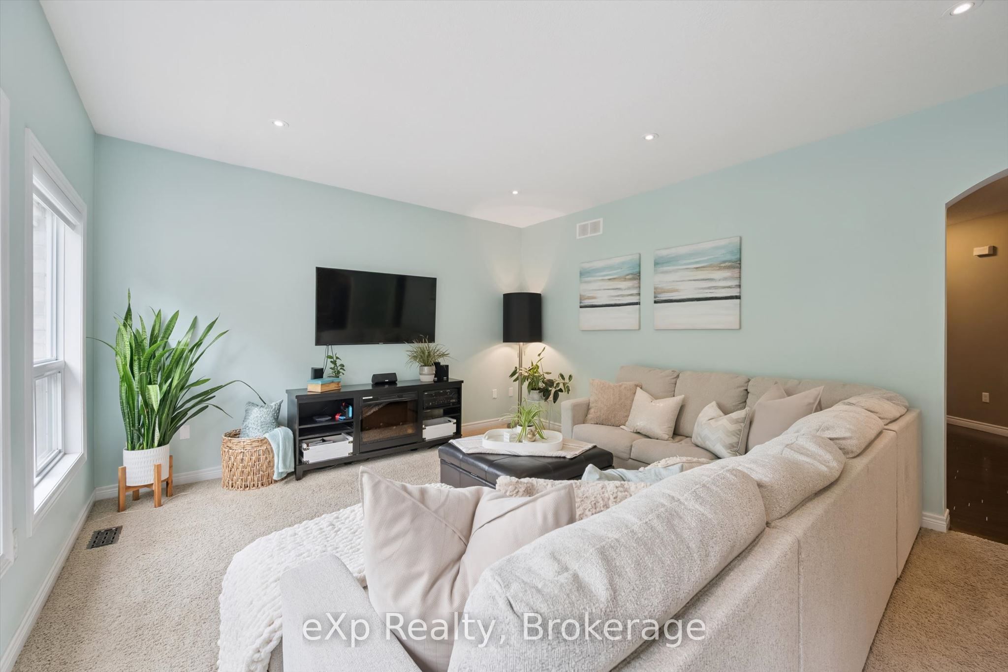 41 Westra Drive Property Photo 11