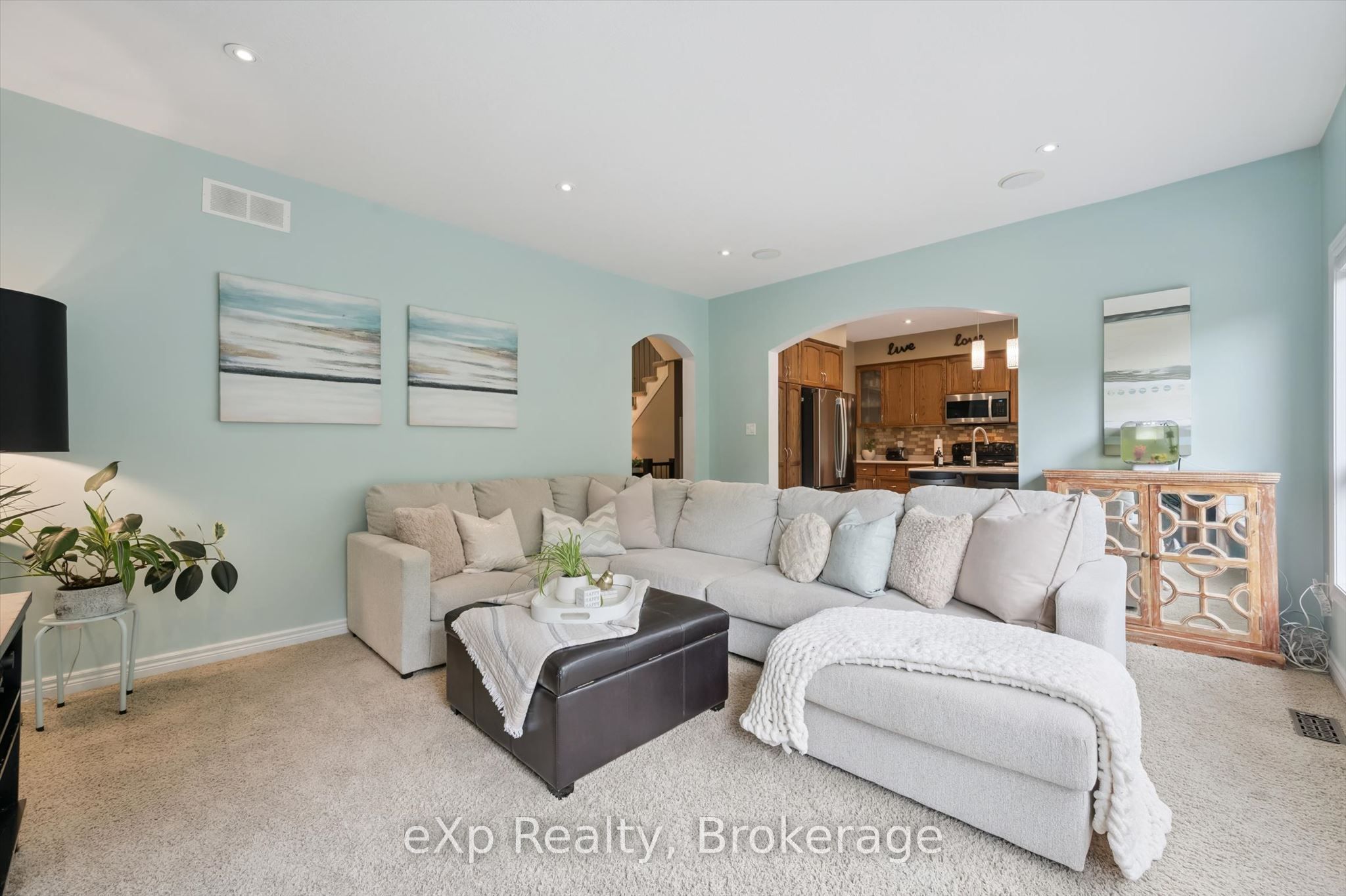 41 Westra Drive Property Photo 12