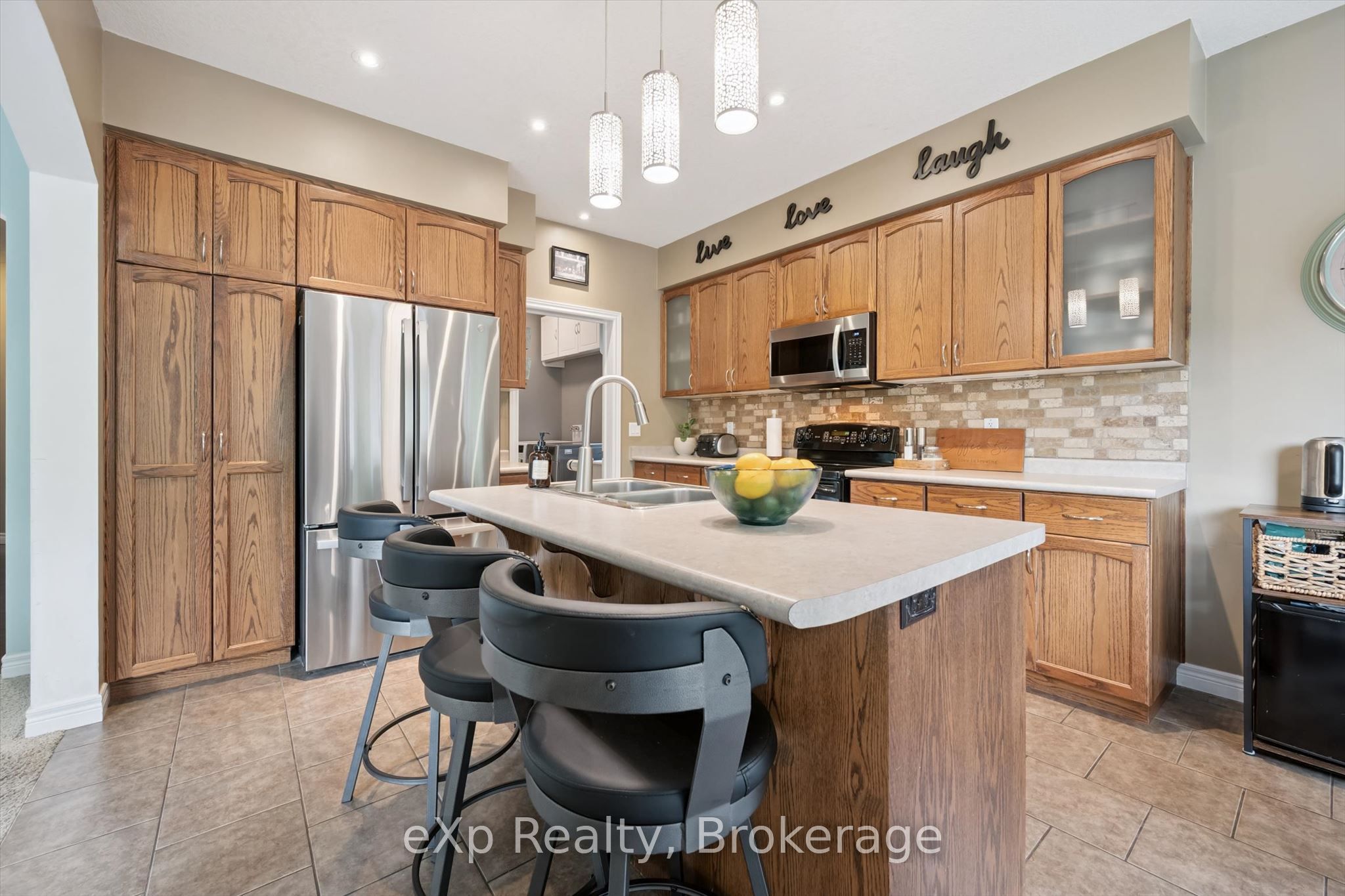 41 Westra Drive Property Photo 15