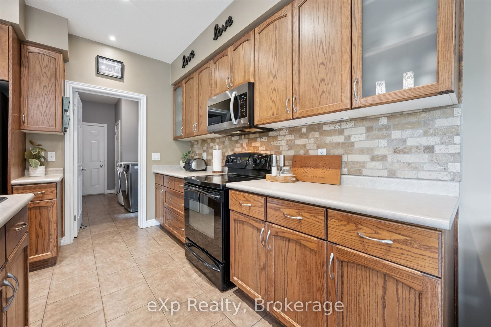 41 Westra Drive Property Photo 16