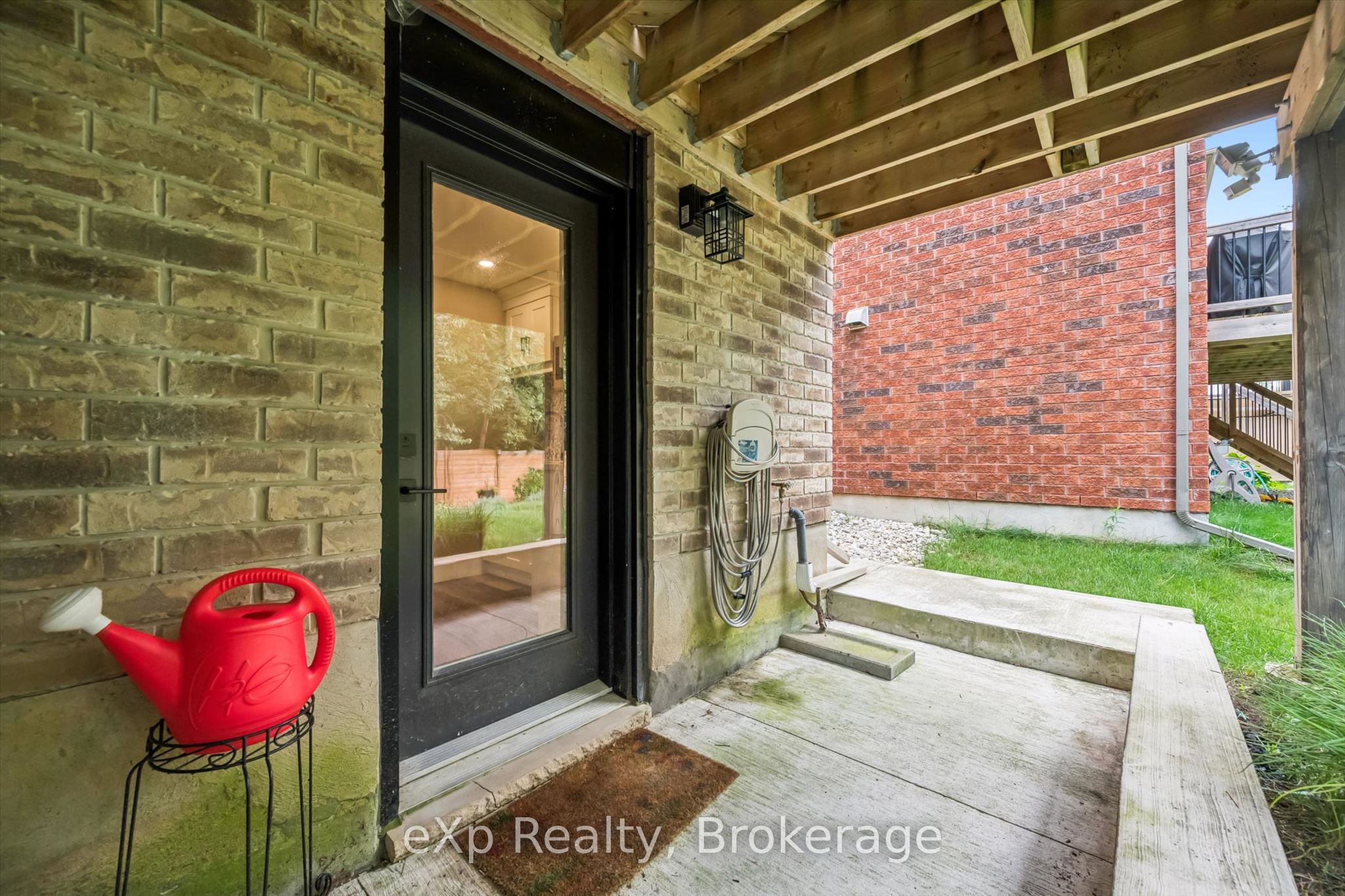 41 Westra Drive Property Photo 32