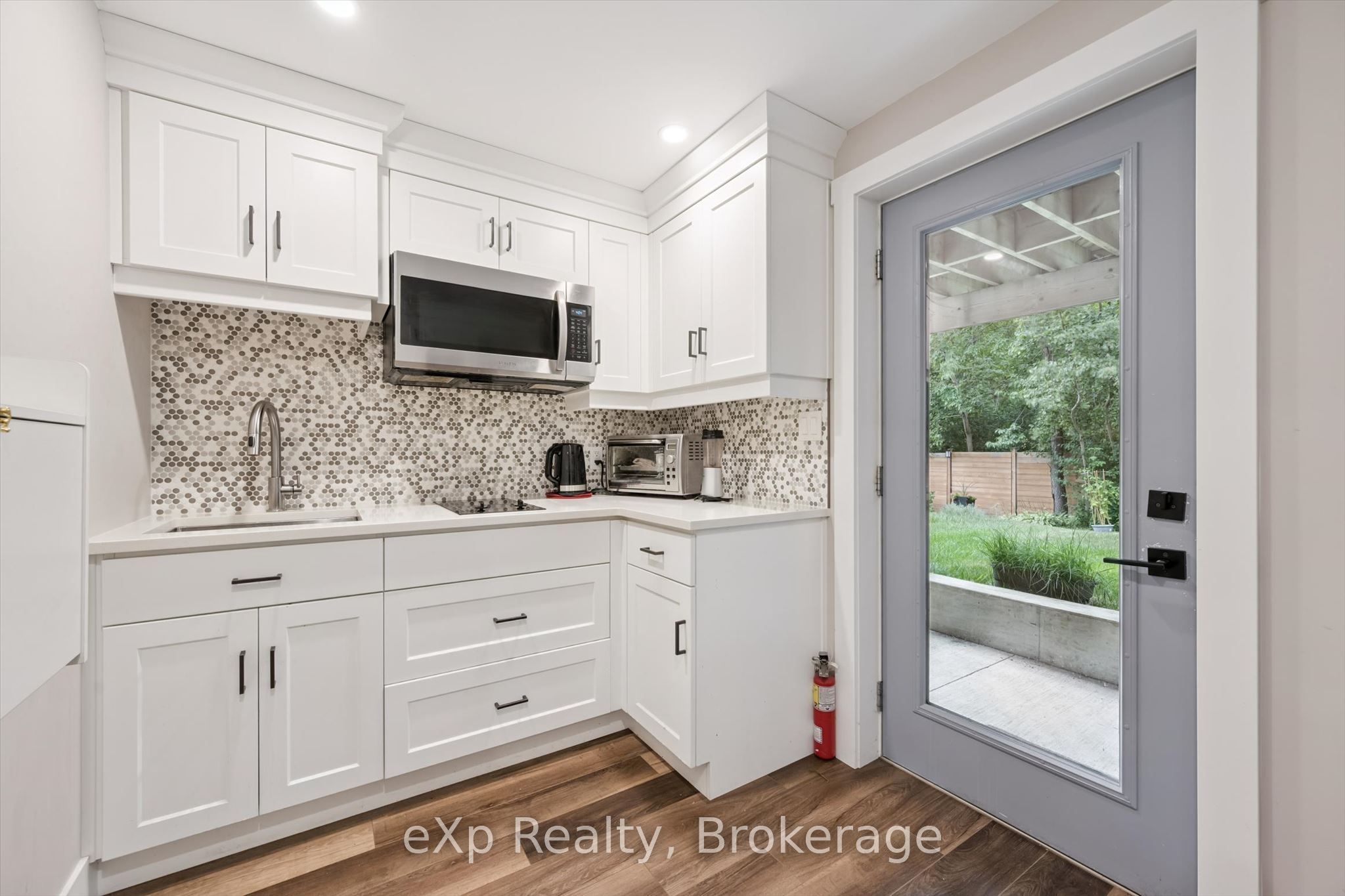 41 Westra Drive Property Photo 33