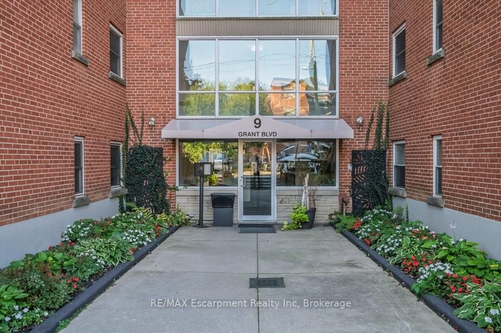 9 Grant Boulevard 201 Property Photo 2