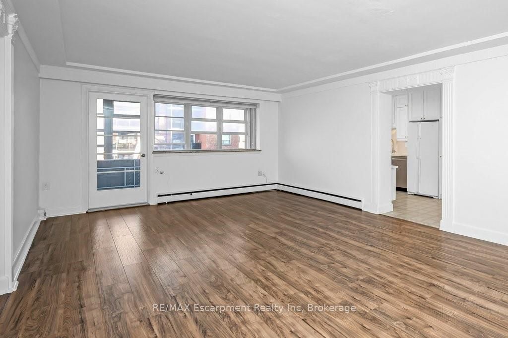 9 Grant Boulevard 201 Property Photo 8