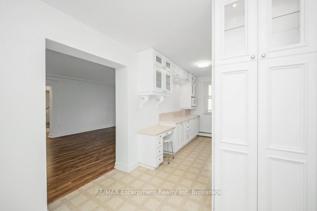 9 Grant Boulevard 201 Property Photo 14
