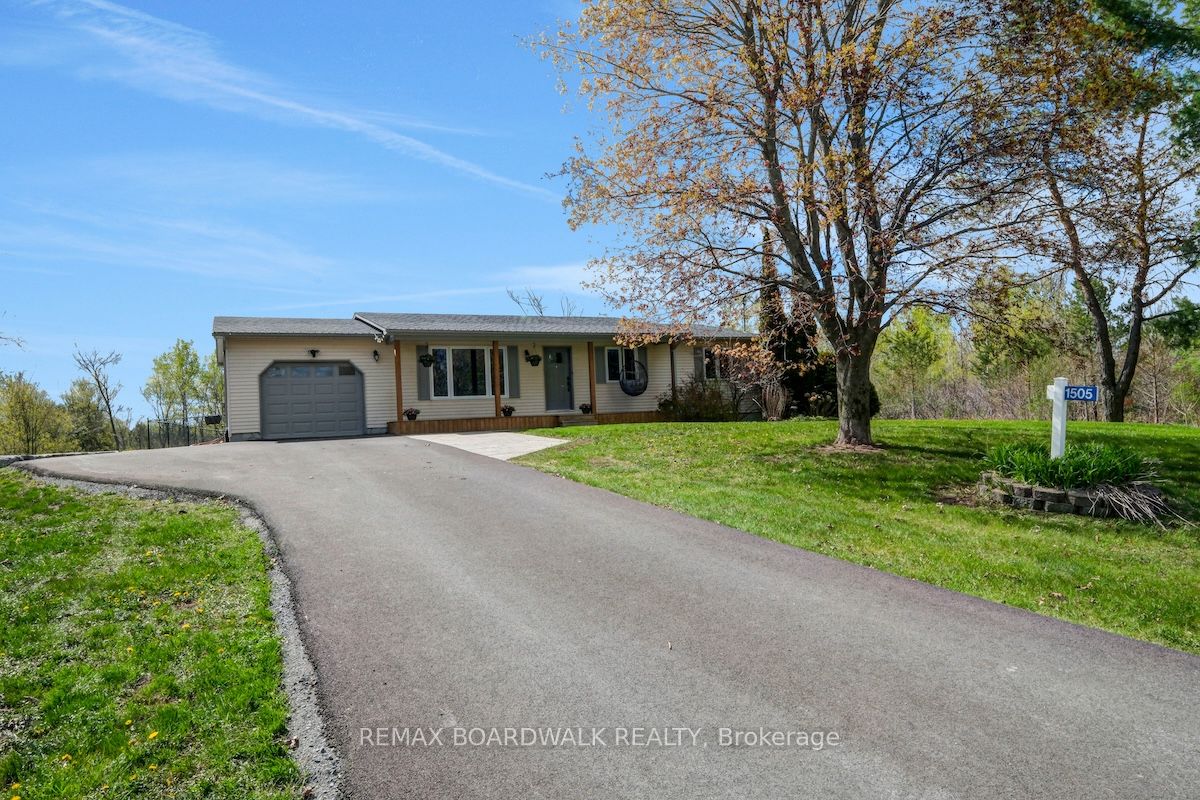 1505 7th Line Property Photo 1