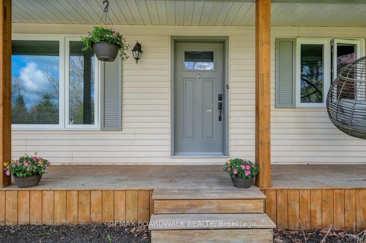 1505 7th Line Property Photo 5