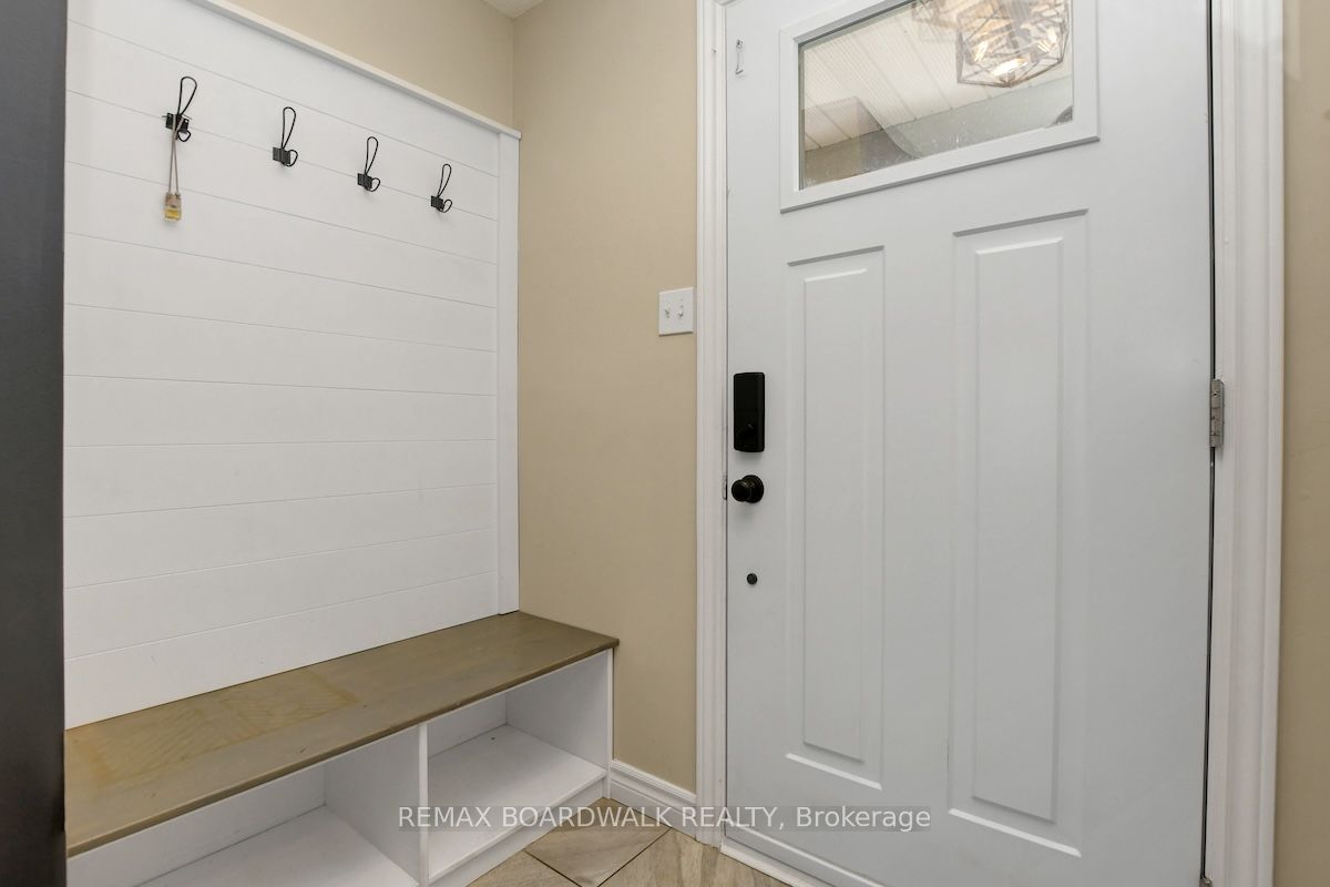 1505 7th Line Property Photo 7