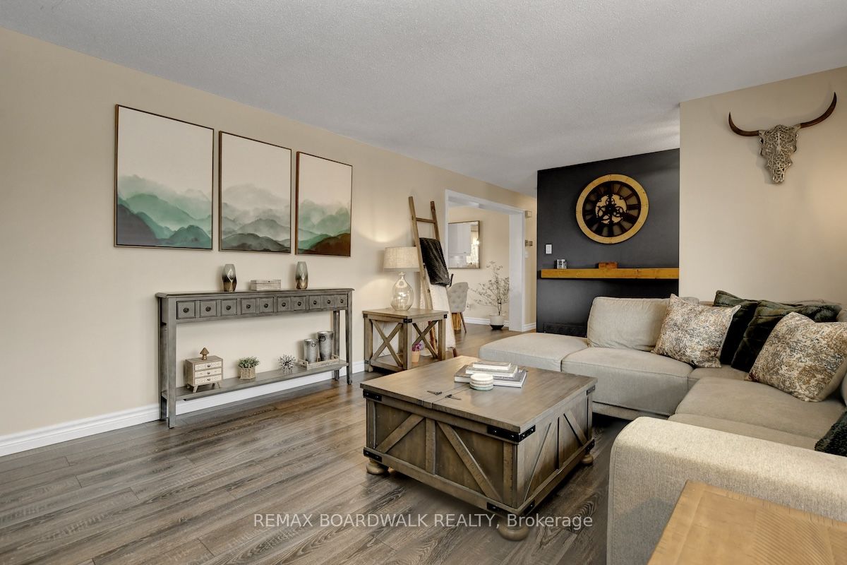 1505 7th Line Property Photo 12