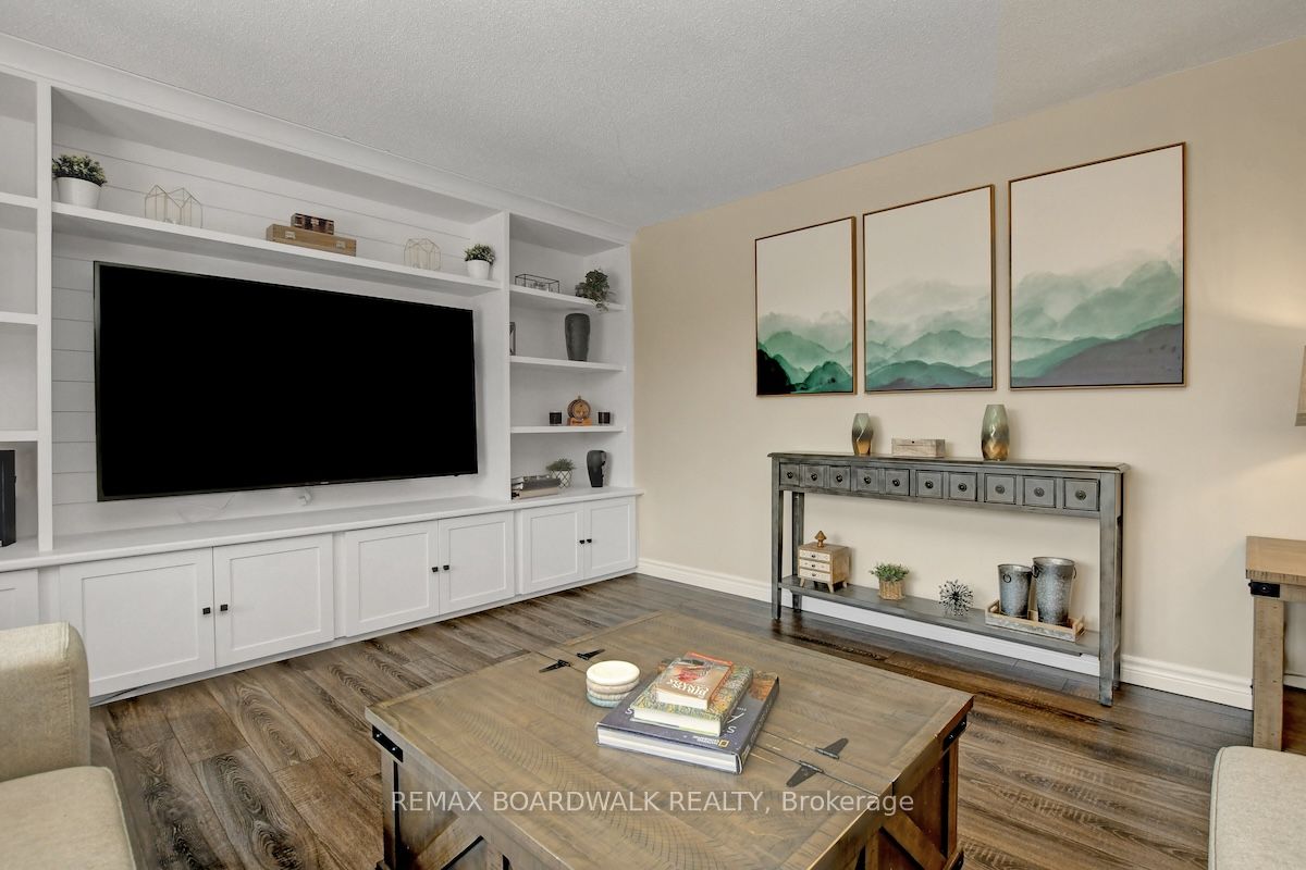 1505 7th Line Property Photo 13