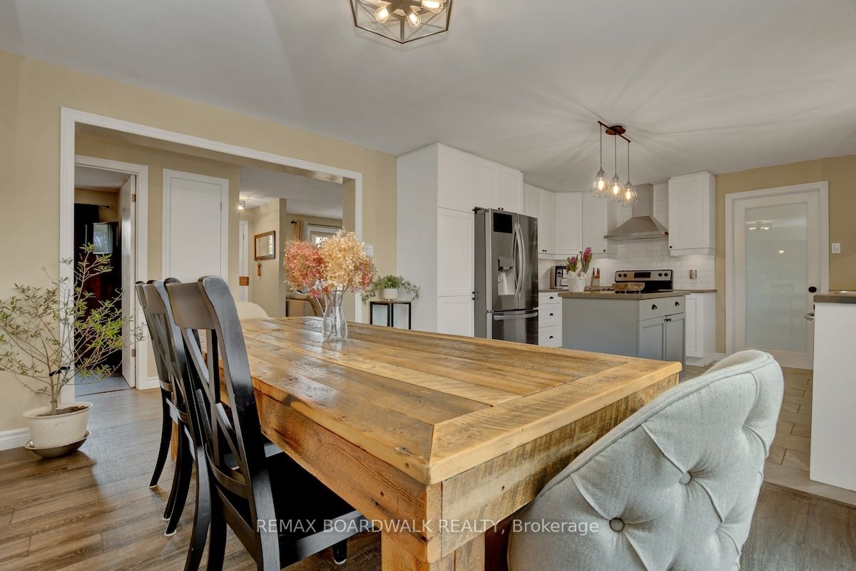 1505 7th Line Property Photo 16