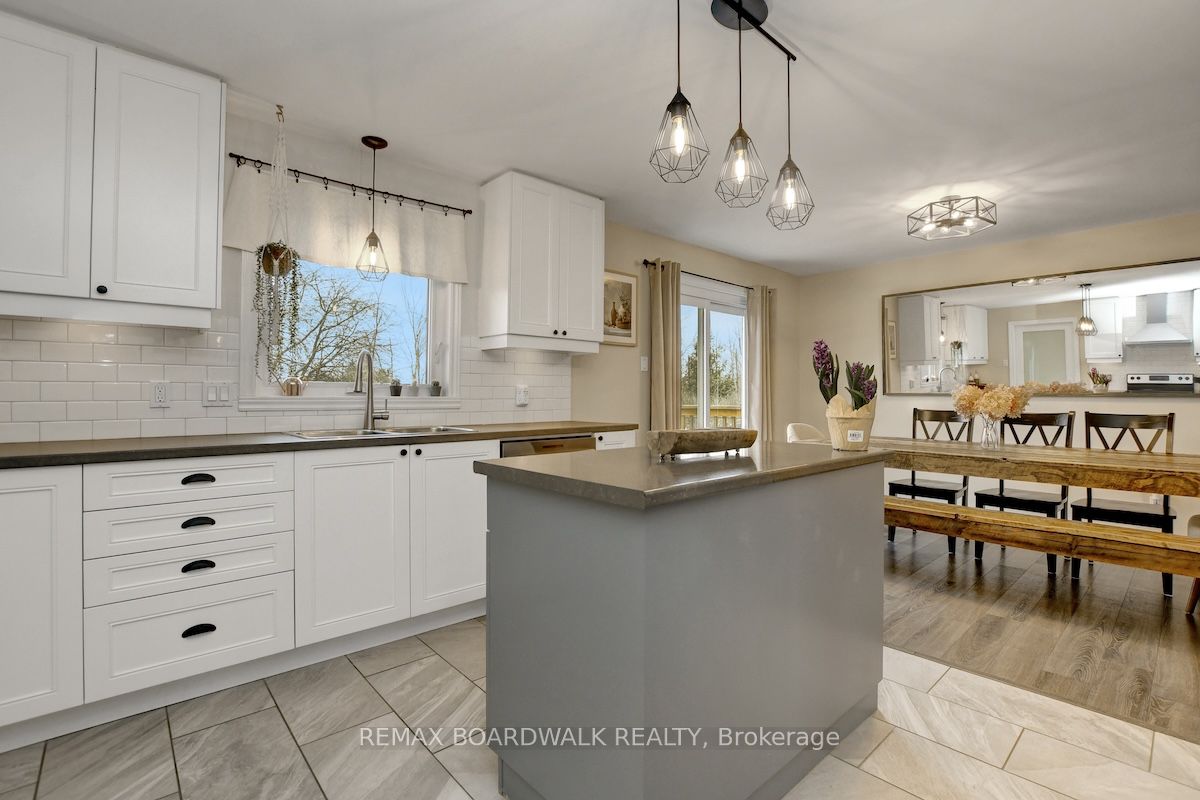 1505 7th Line Property Photo 19