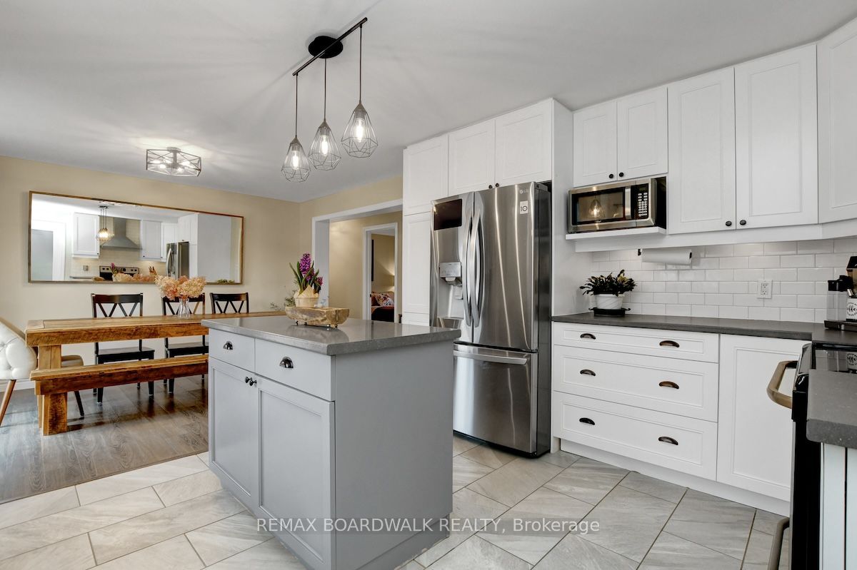1505 7th Line Property Photo 20