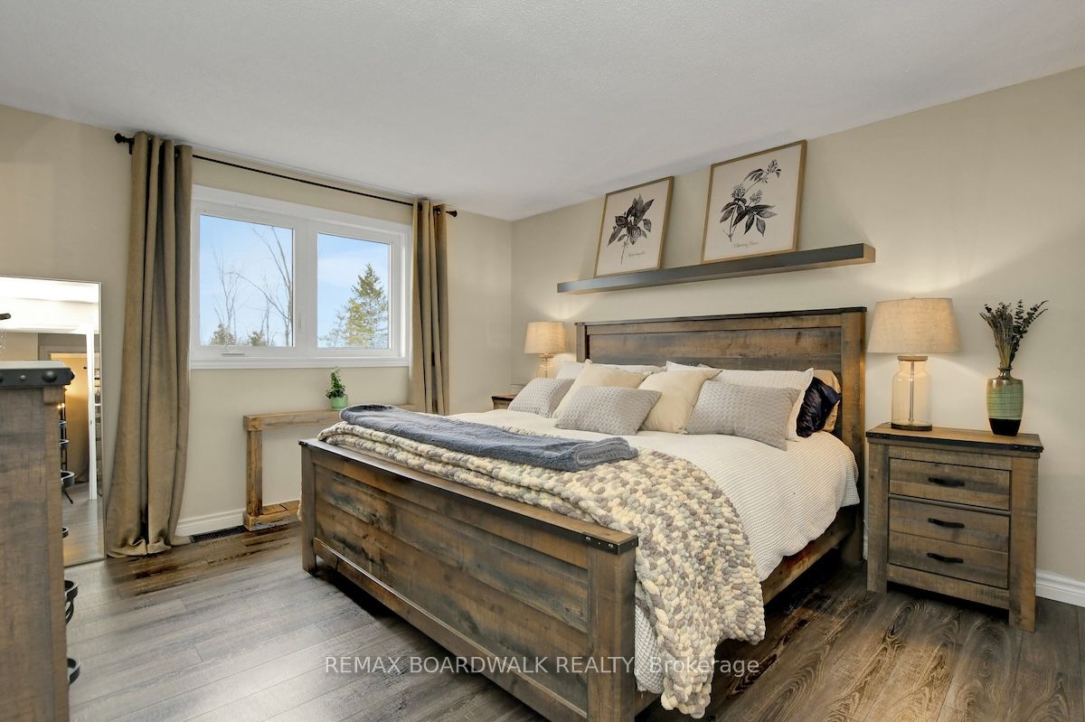 1505 7th Line Property Photo 21