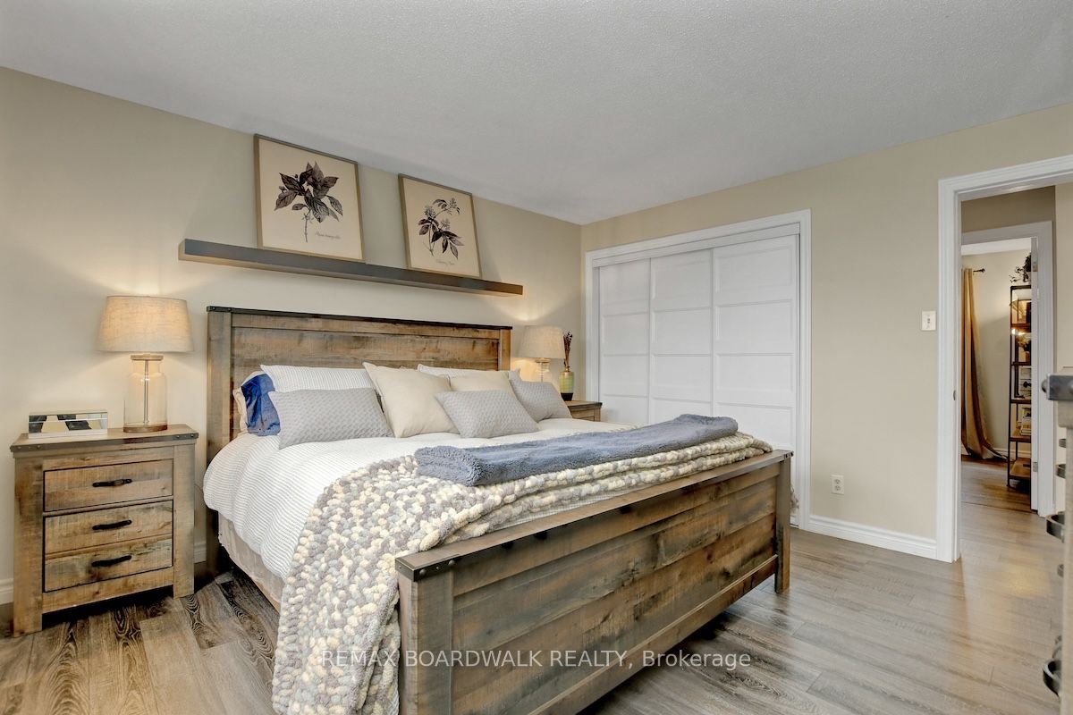 1505 7th Line Property Photo 22