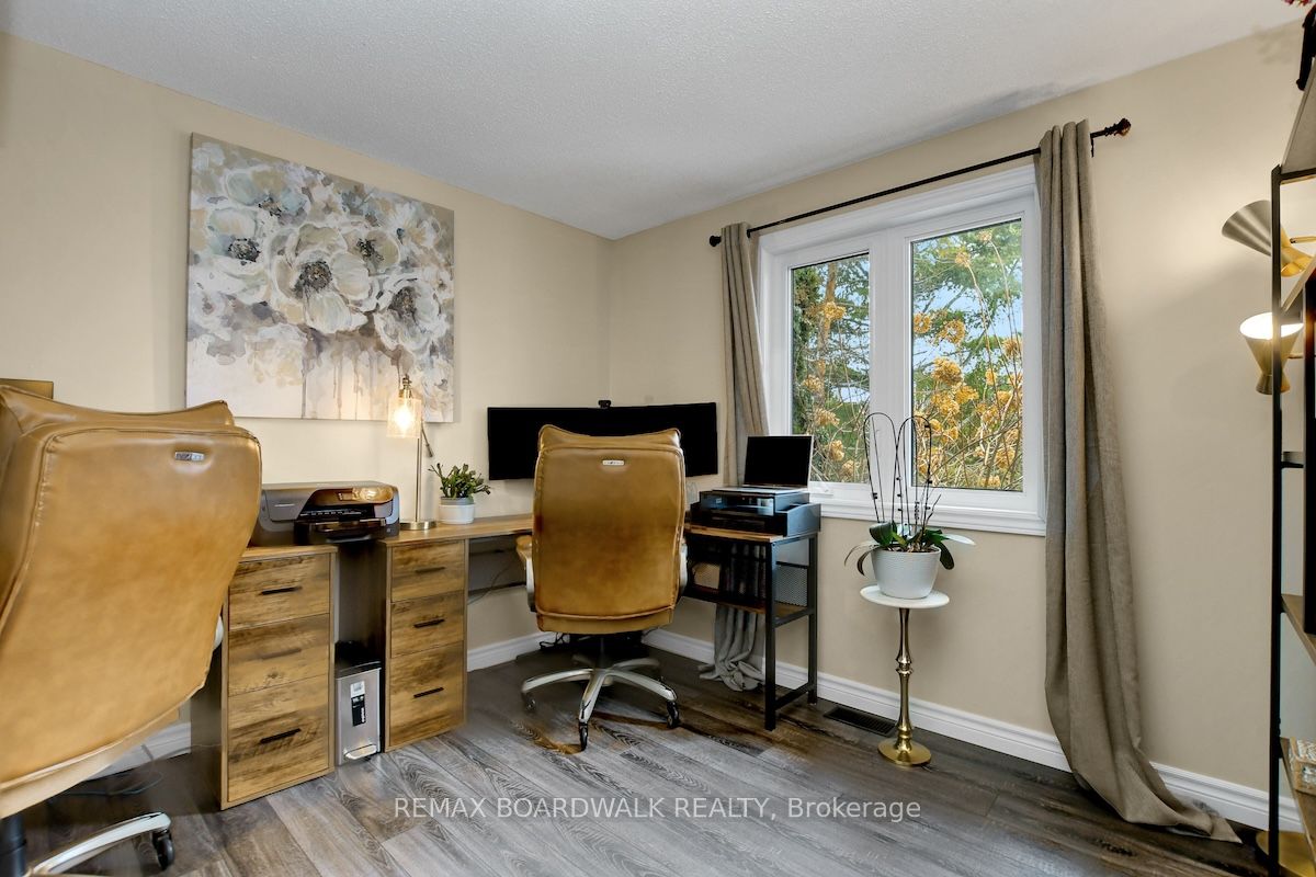 1505 7th Line Property Photo 26