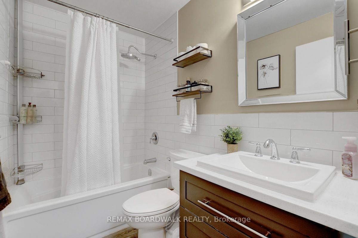 1505 7th Line Property Photo 28