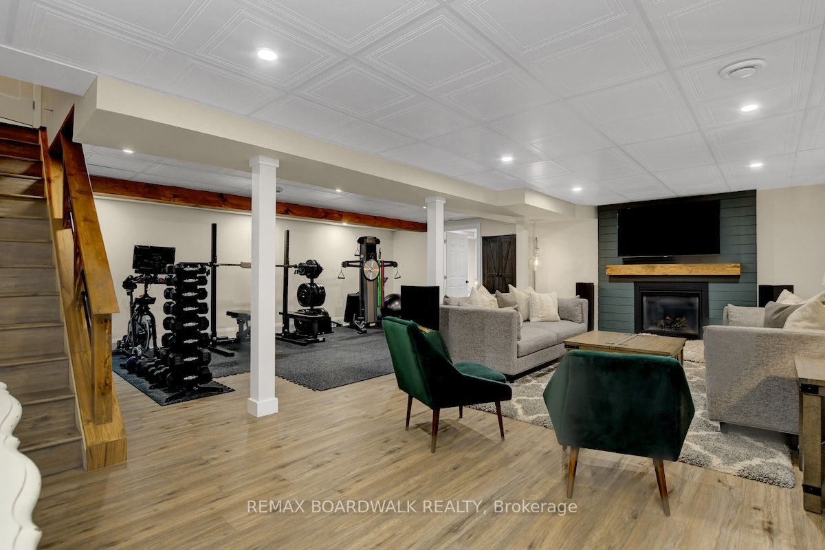 1505 7th Line Property Photo 33