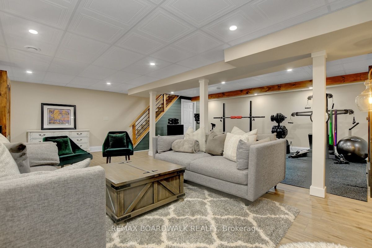 1505 7th Line Property Photo 34