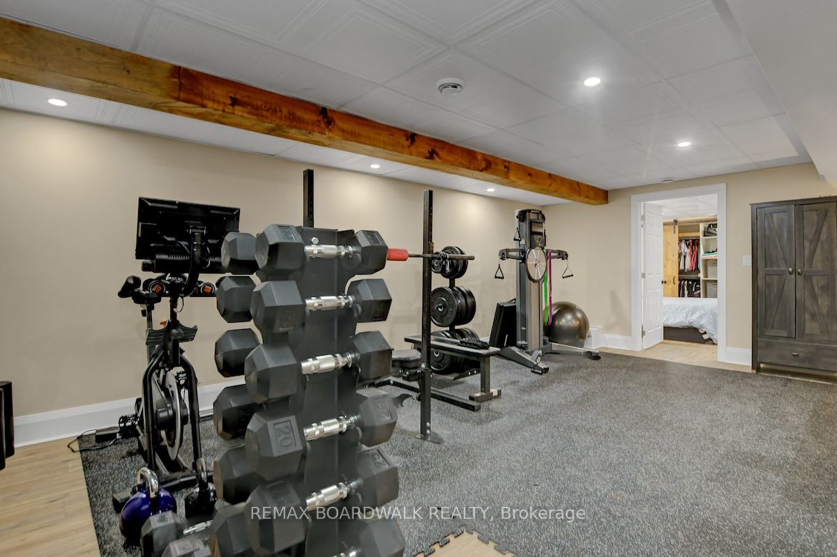 1505 7th Line Property Photo 35