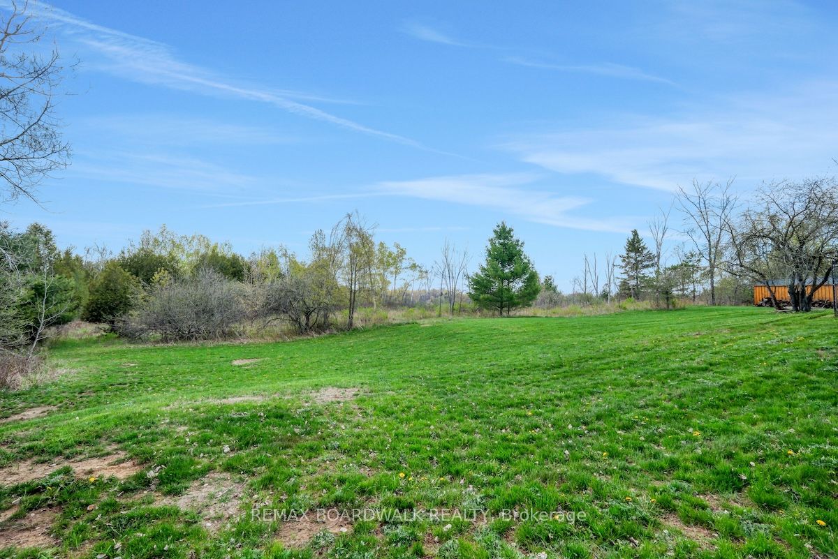 1505 7th Line Property Photo 39