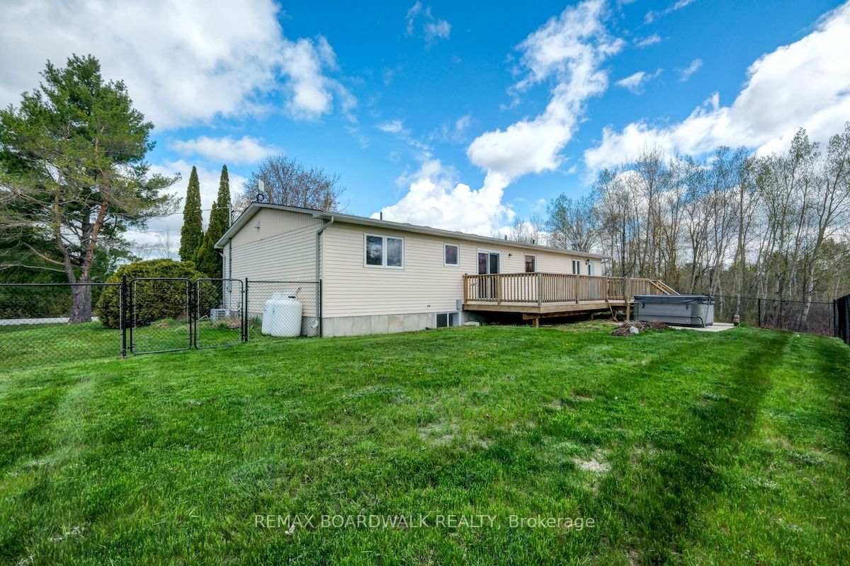 1505 7th Line Property Photo 41