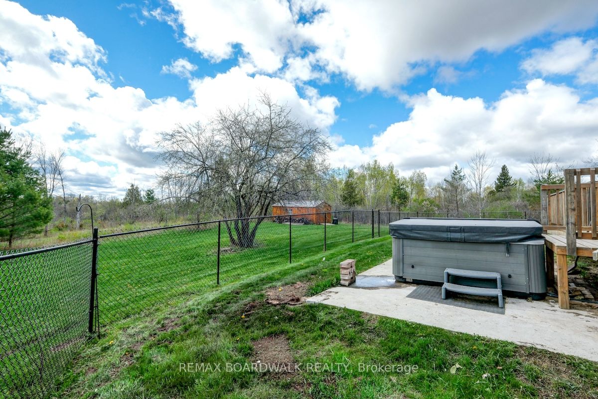 1505 7th Line Property Photo 42