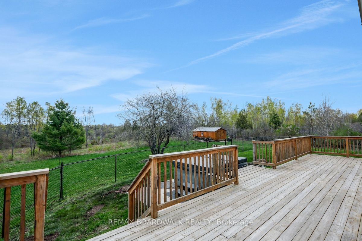1505 7th Line Property Photo 43