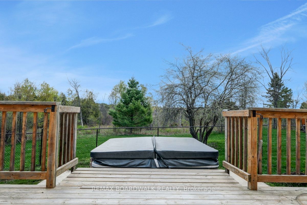 1505 7th Line Property Photo 45