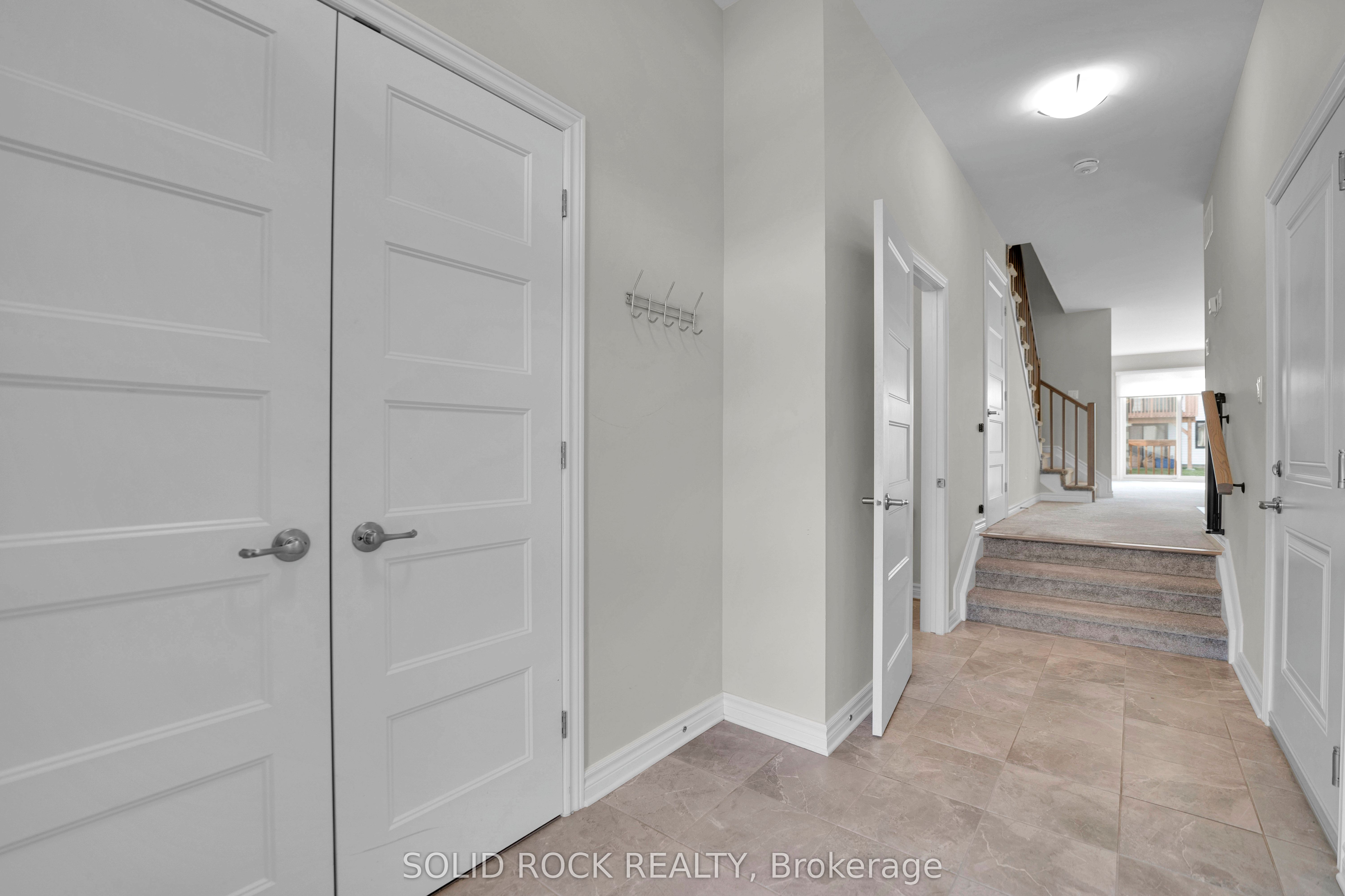 54 Griffith Way Property Photo 3