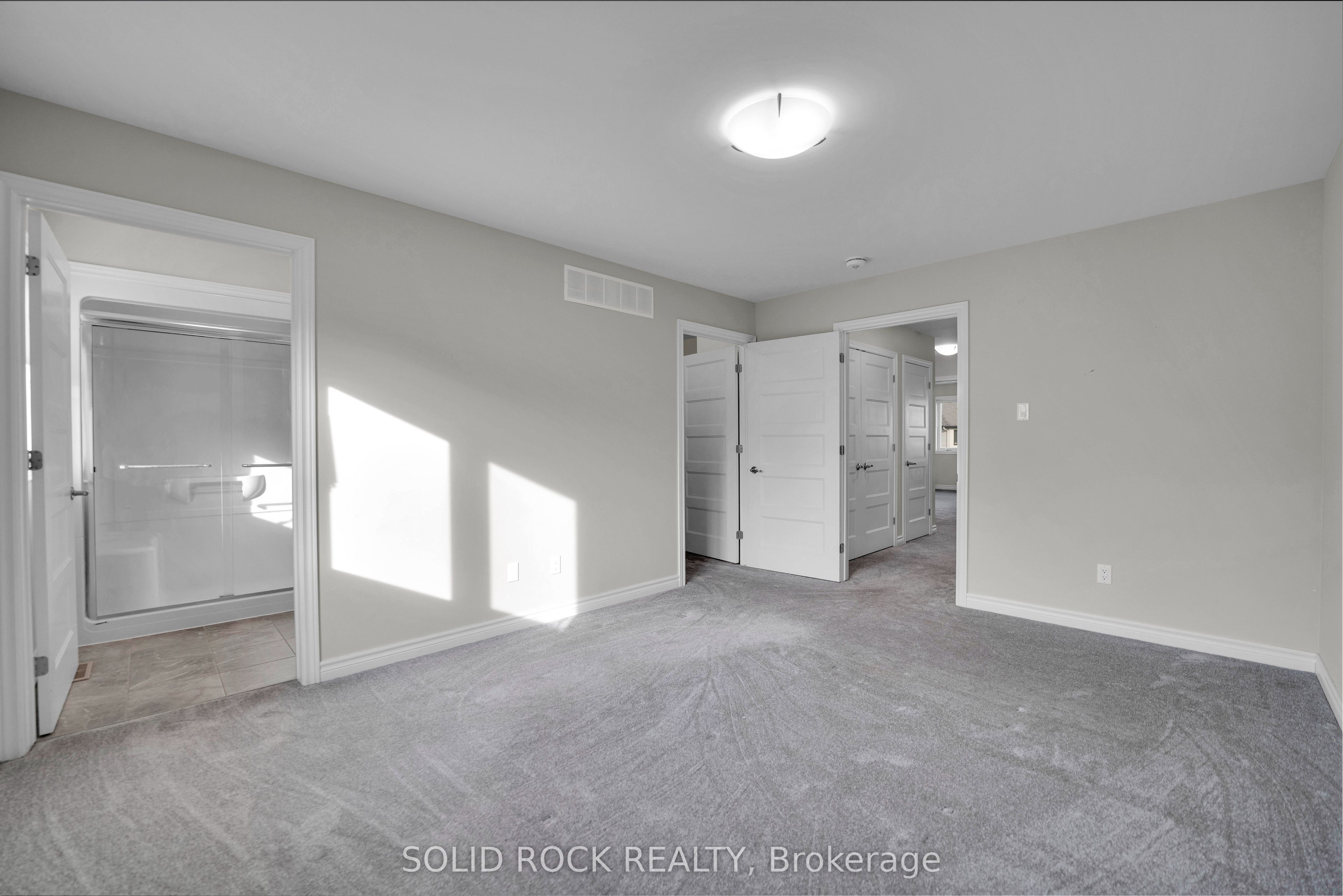 54 Griffith Way Property Photo 10