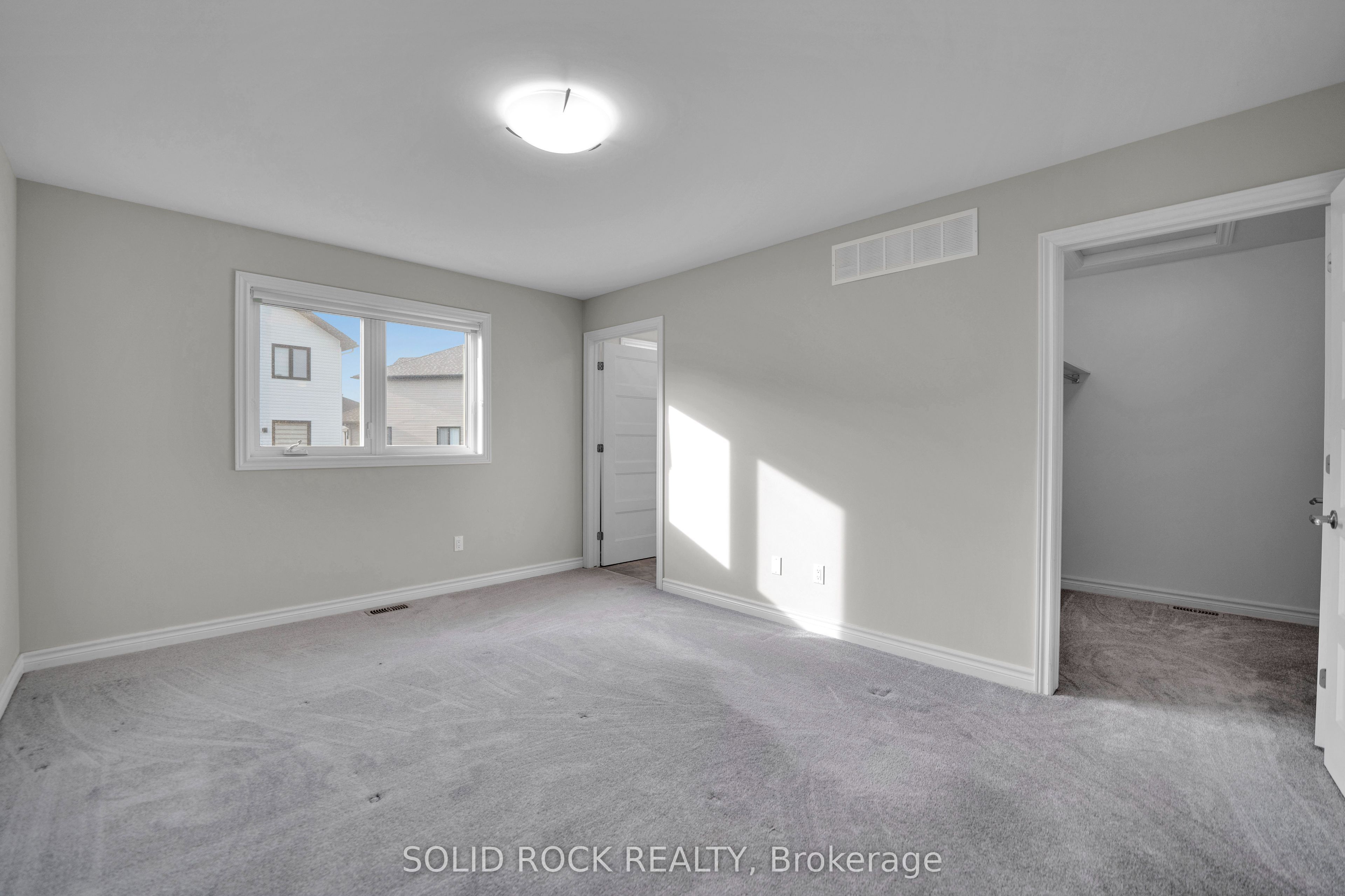 54 Griffith Way Property Photo 11