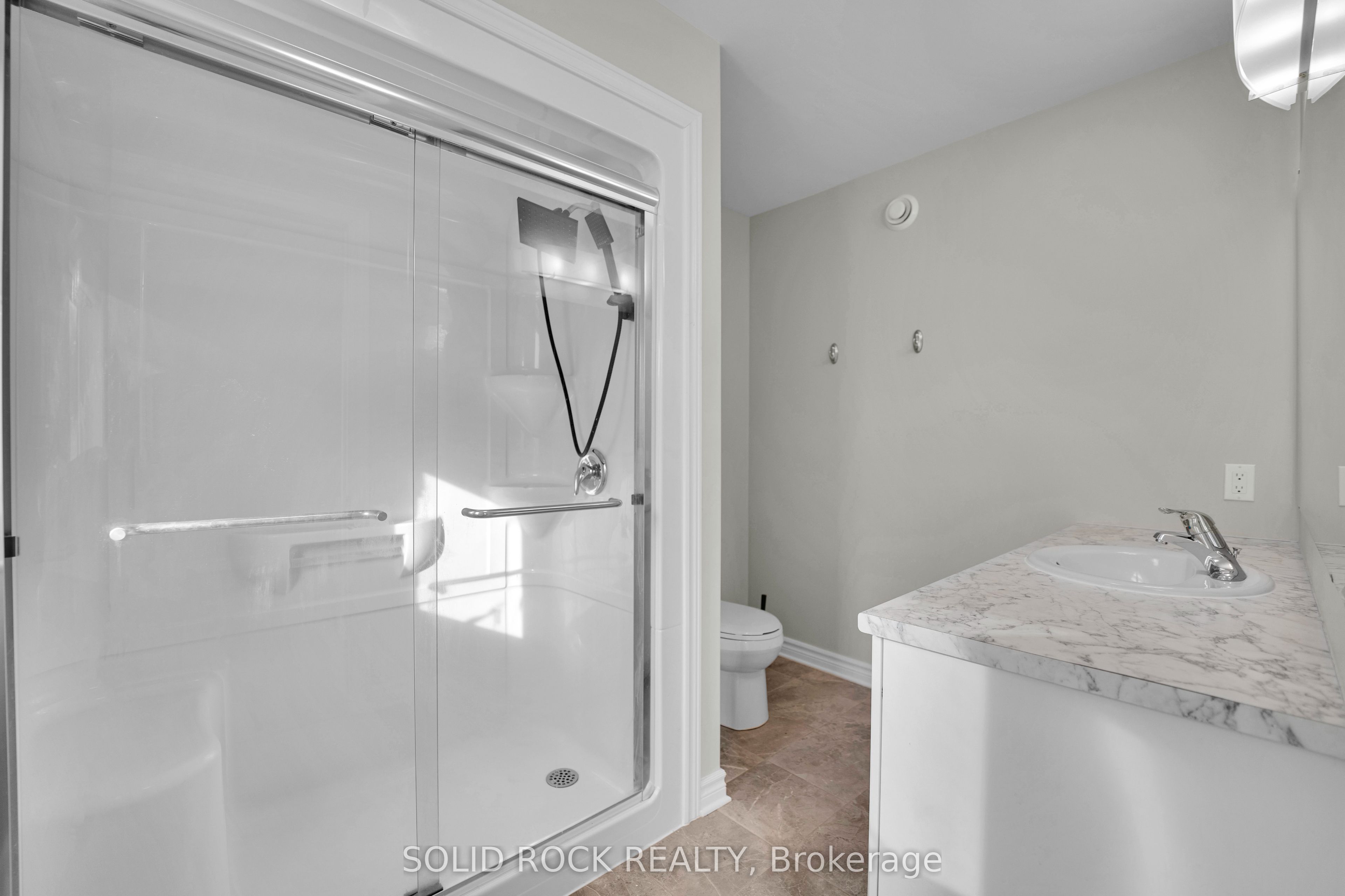 54 Griffith Way Property Photo 12