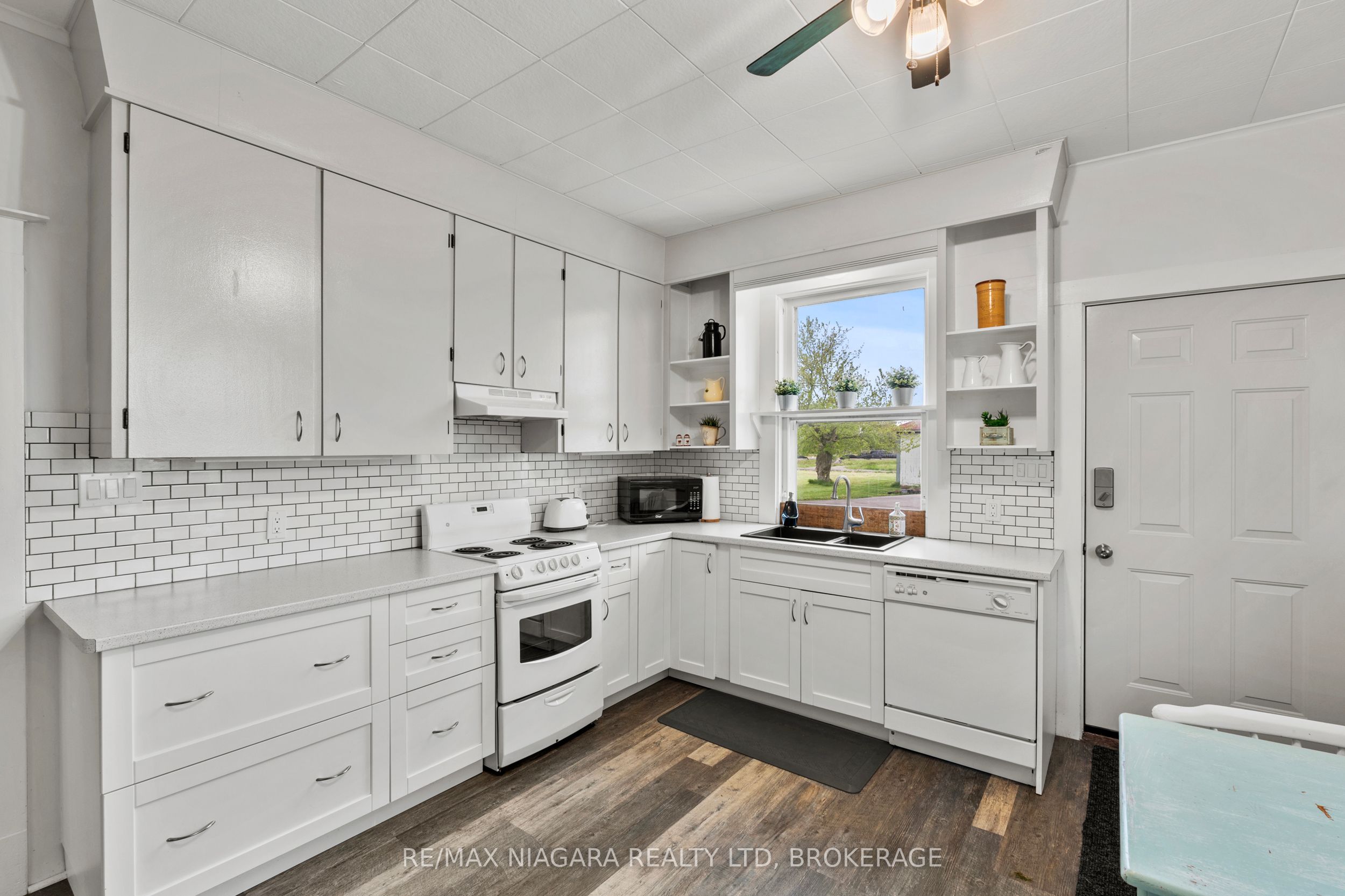1068 Niagara Stone Road Property Photo 10