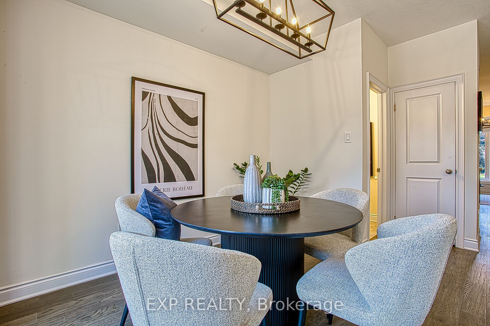 383 Dundas Street E 4 Property Photo 4