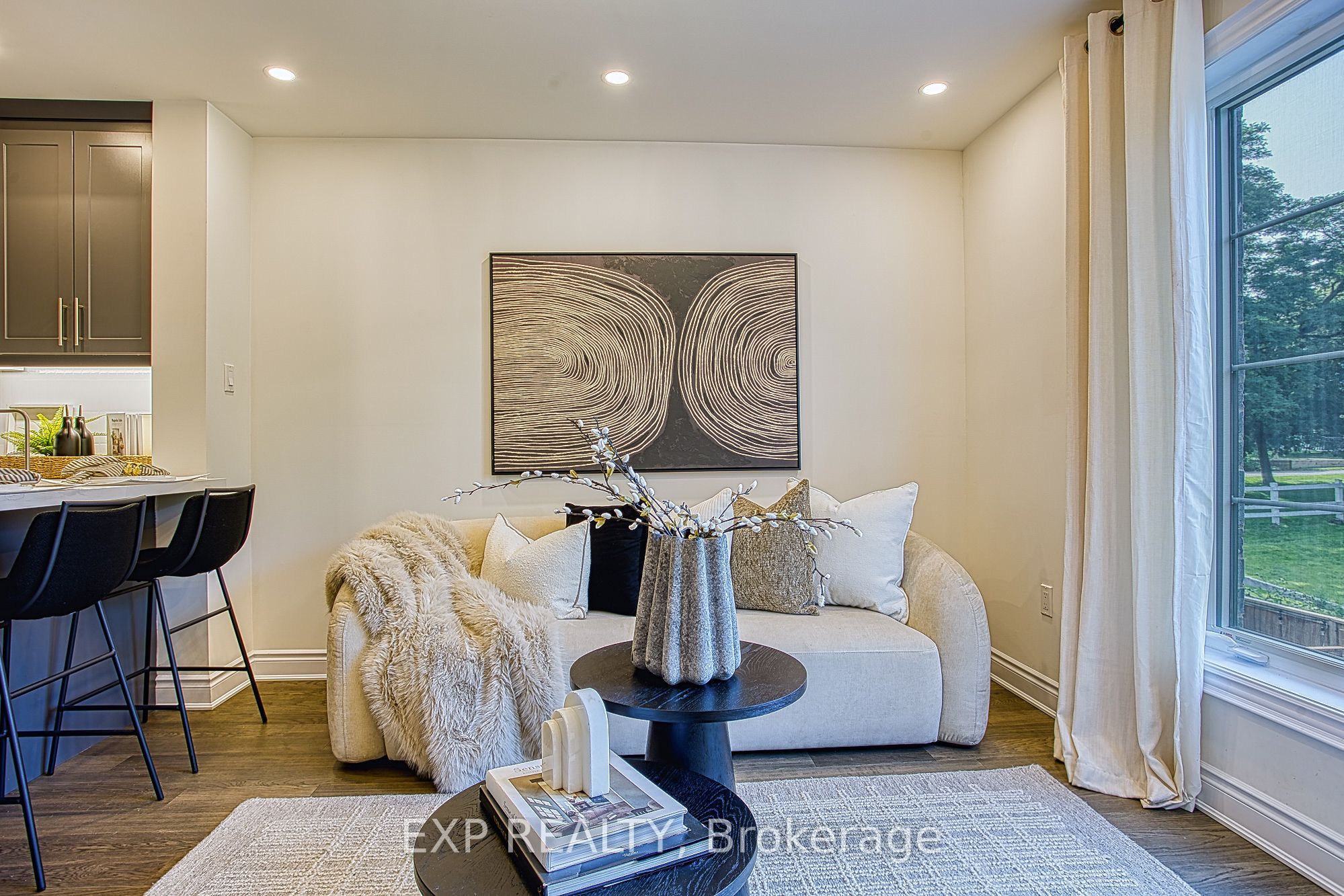 383 Dundas Street E 4 Property Photo 12