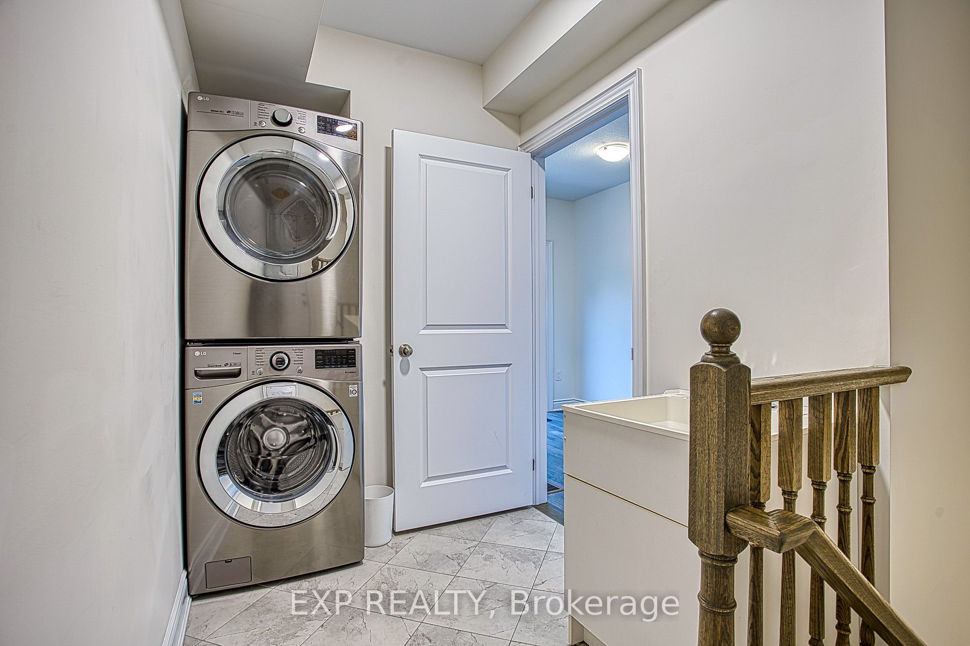 383 Dundas Street E 4 Property Photo 25