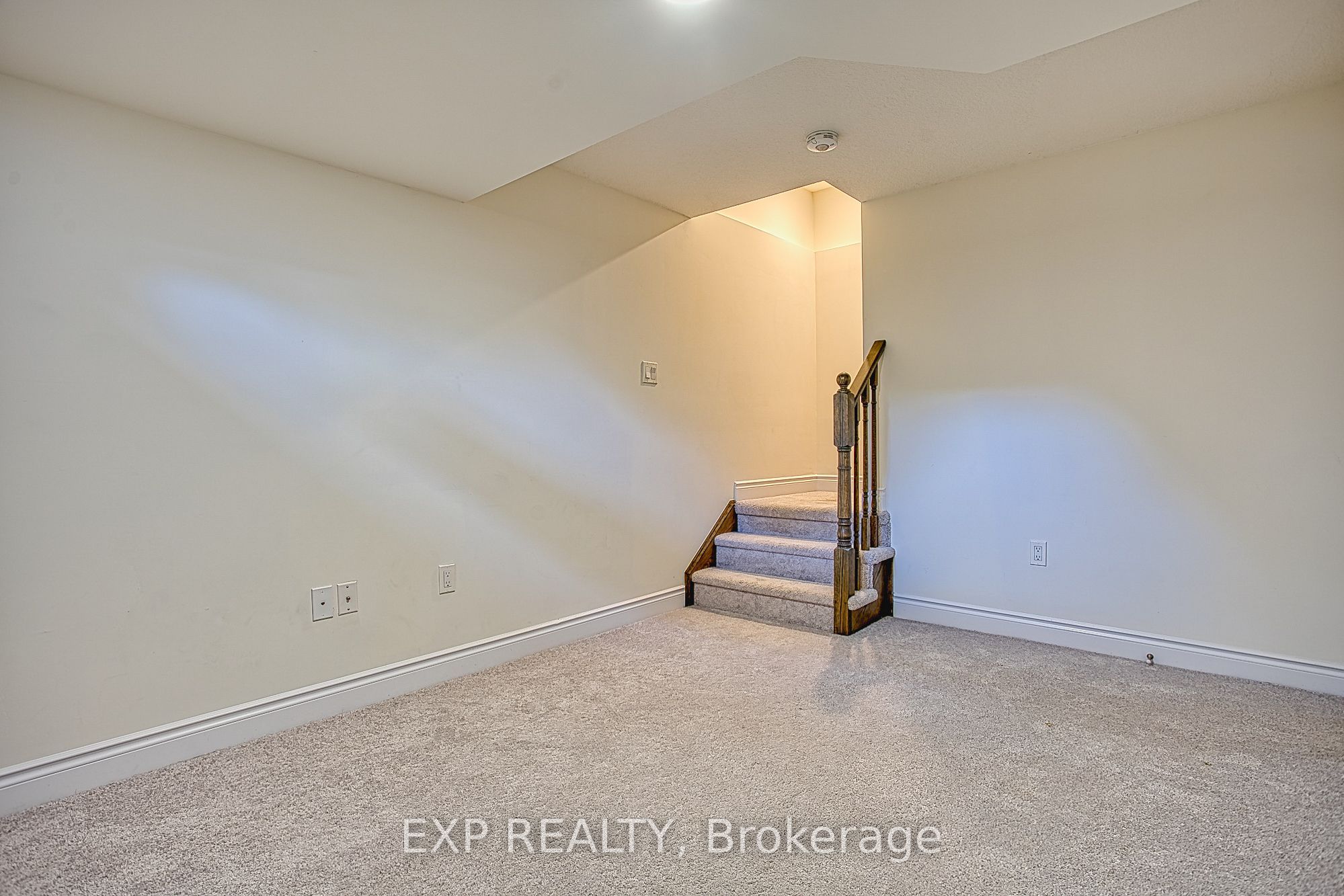 383 Dundas Street E 4 Property Photo 27