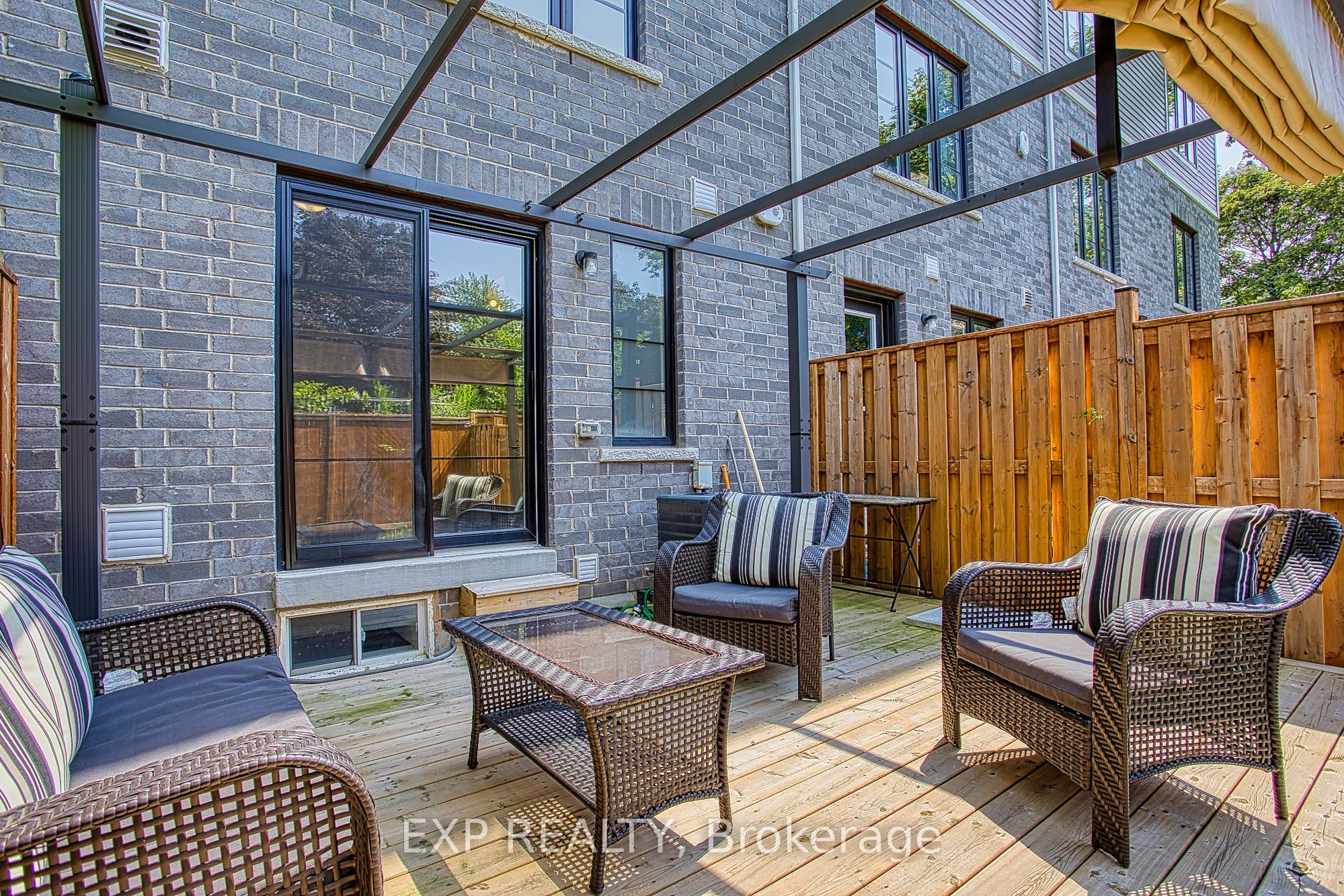 383 Dundas Street E 4 Property Photo 29