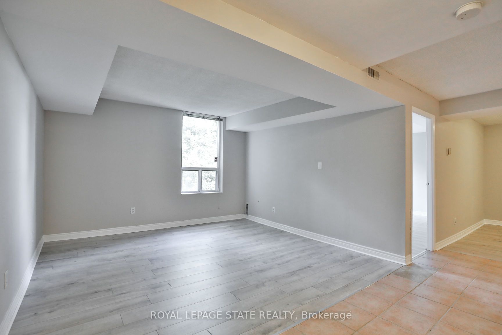 400 York Boulevard 208 Property Photo 10