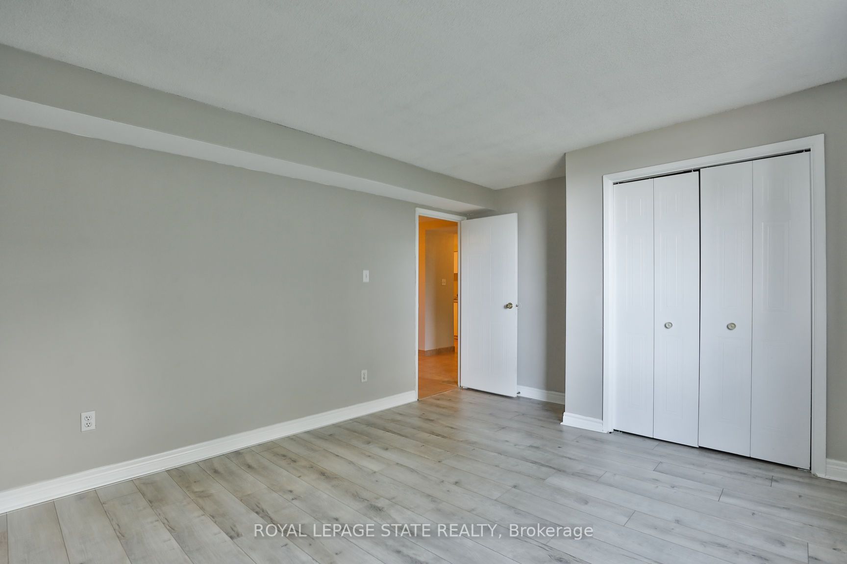 400 York Boulevard 208 Property Photo 18