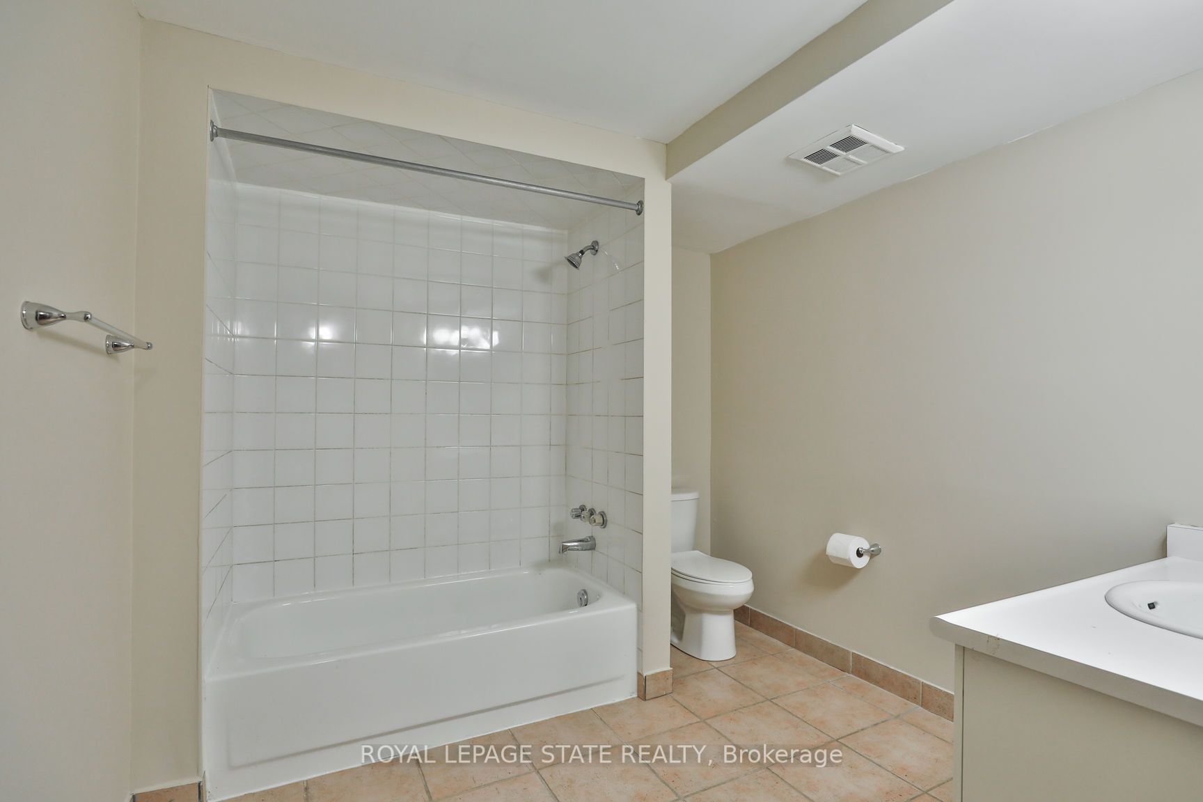 400 York Boulevard 208 Property Photo 19