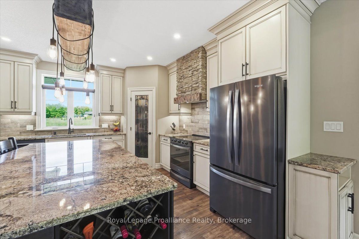 63 Hiddenvalley Drive Property Photo 14