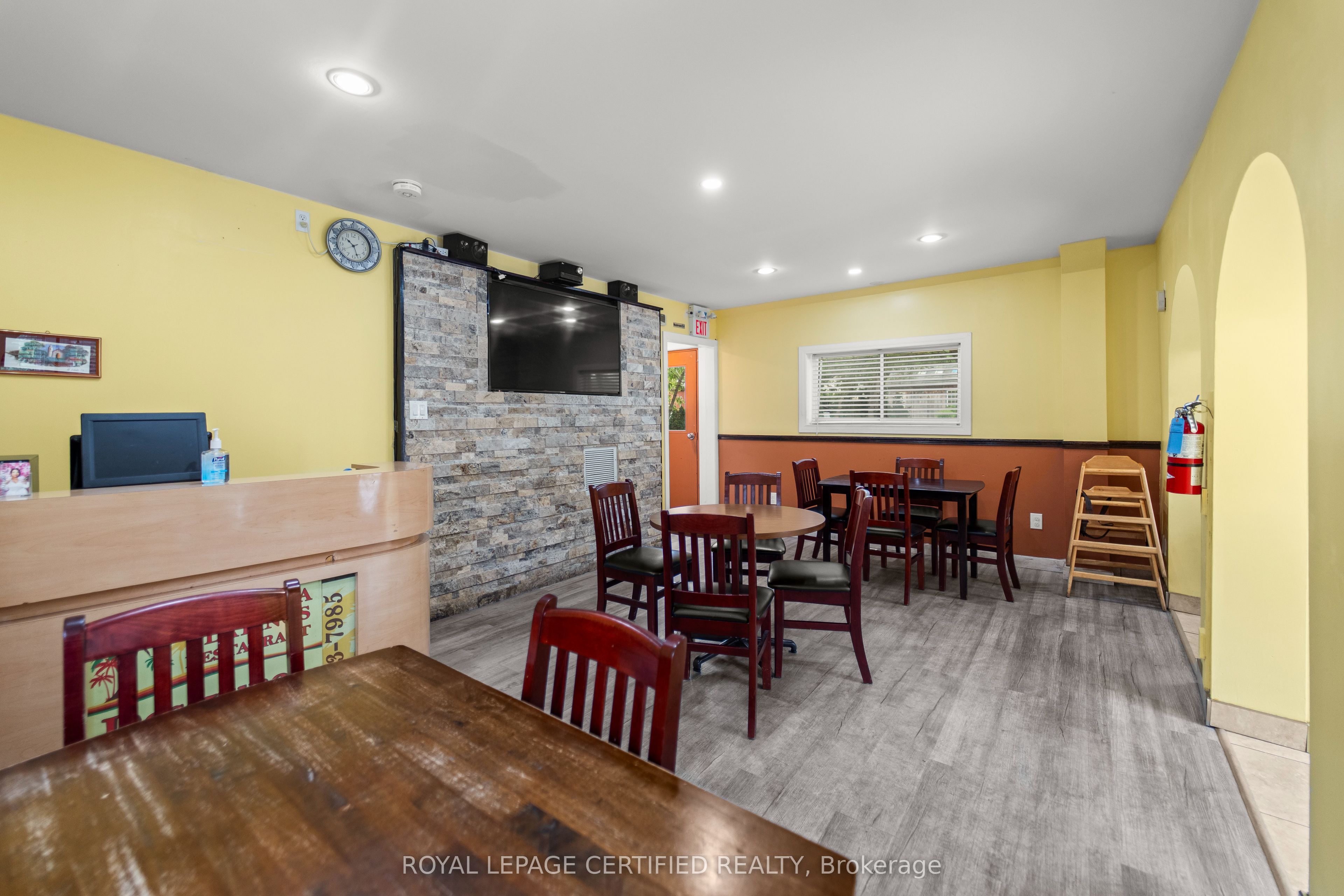 25 Eby Street S Property Photo 6