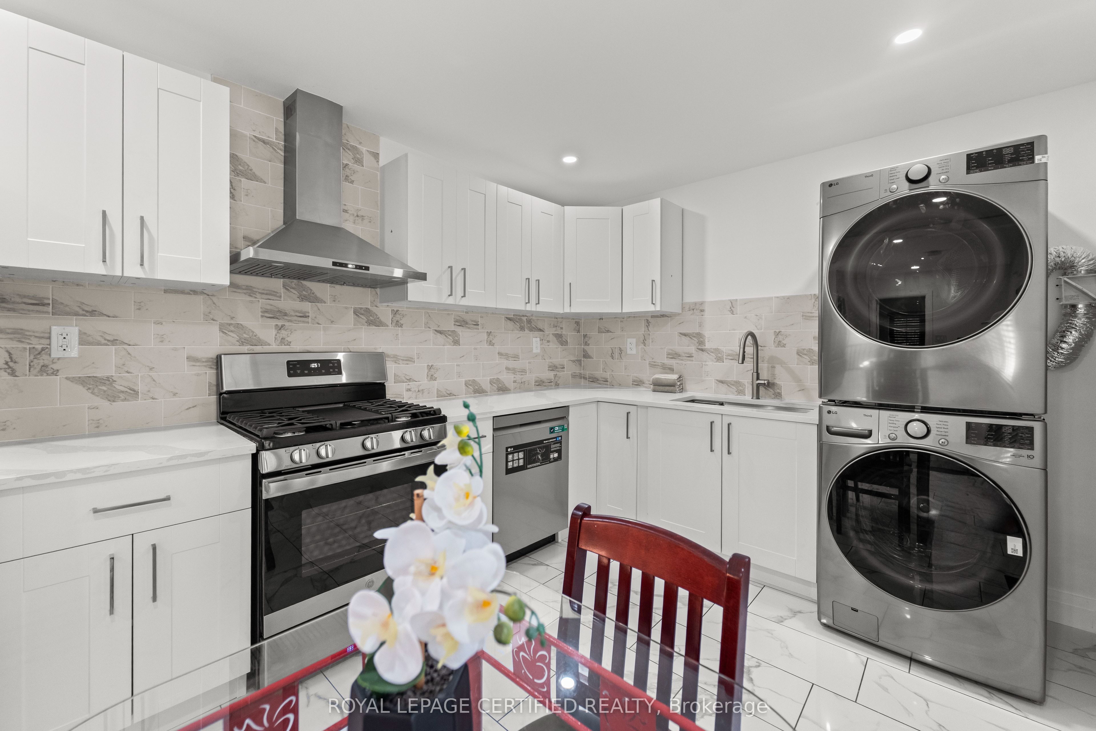 25 Eby Street S Property Photo 9