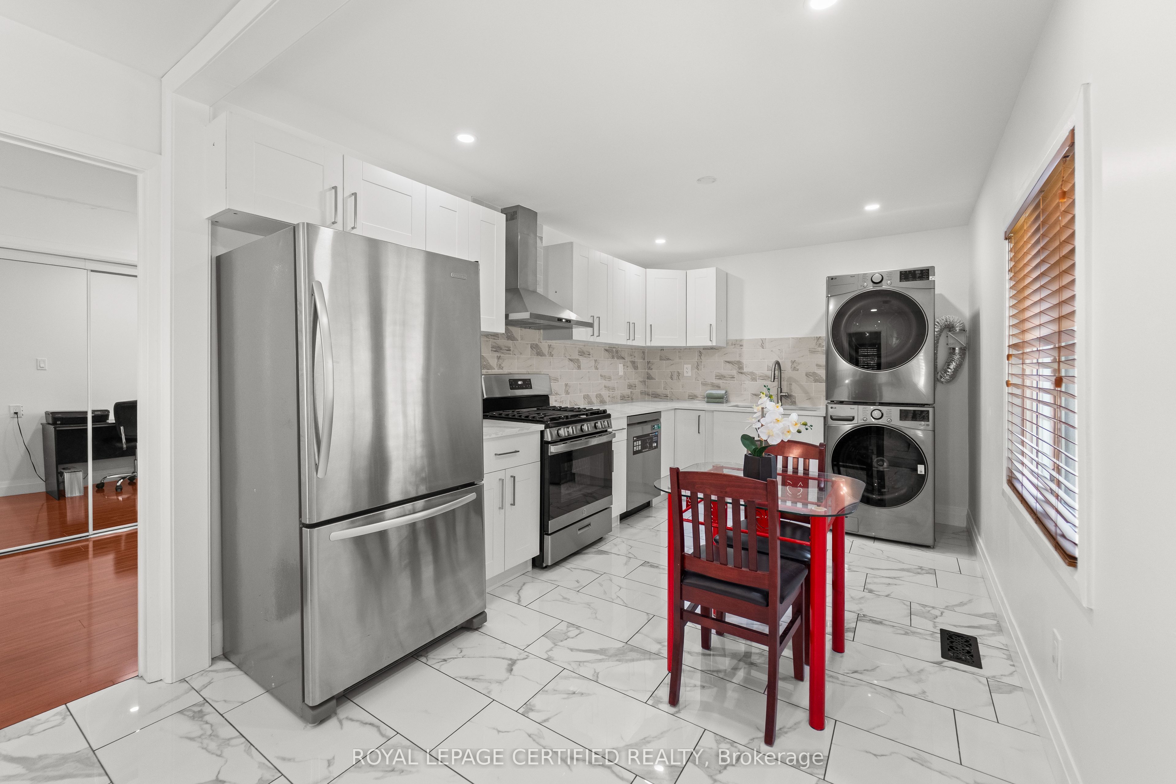 25 Eby Street S Property Photo 10