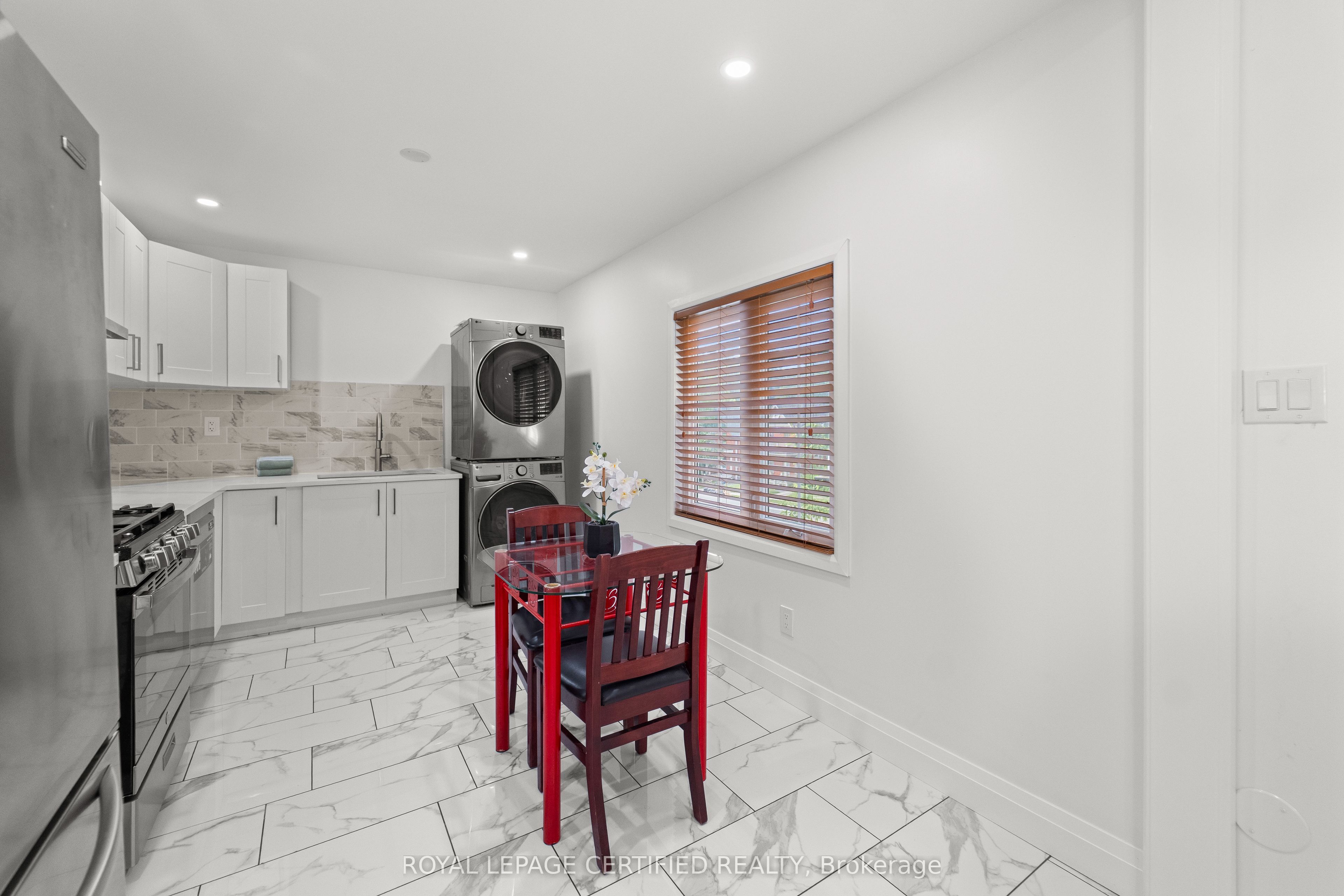 25 Eby Street S Property Photo 14