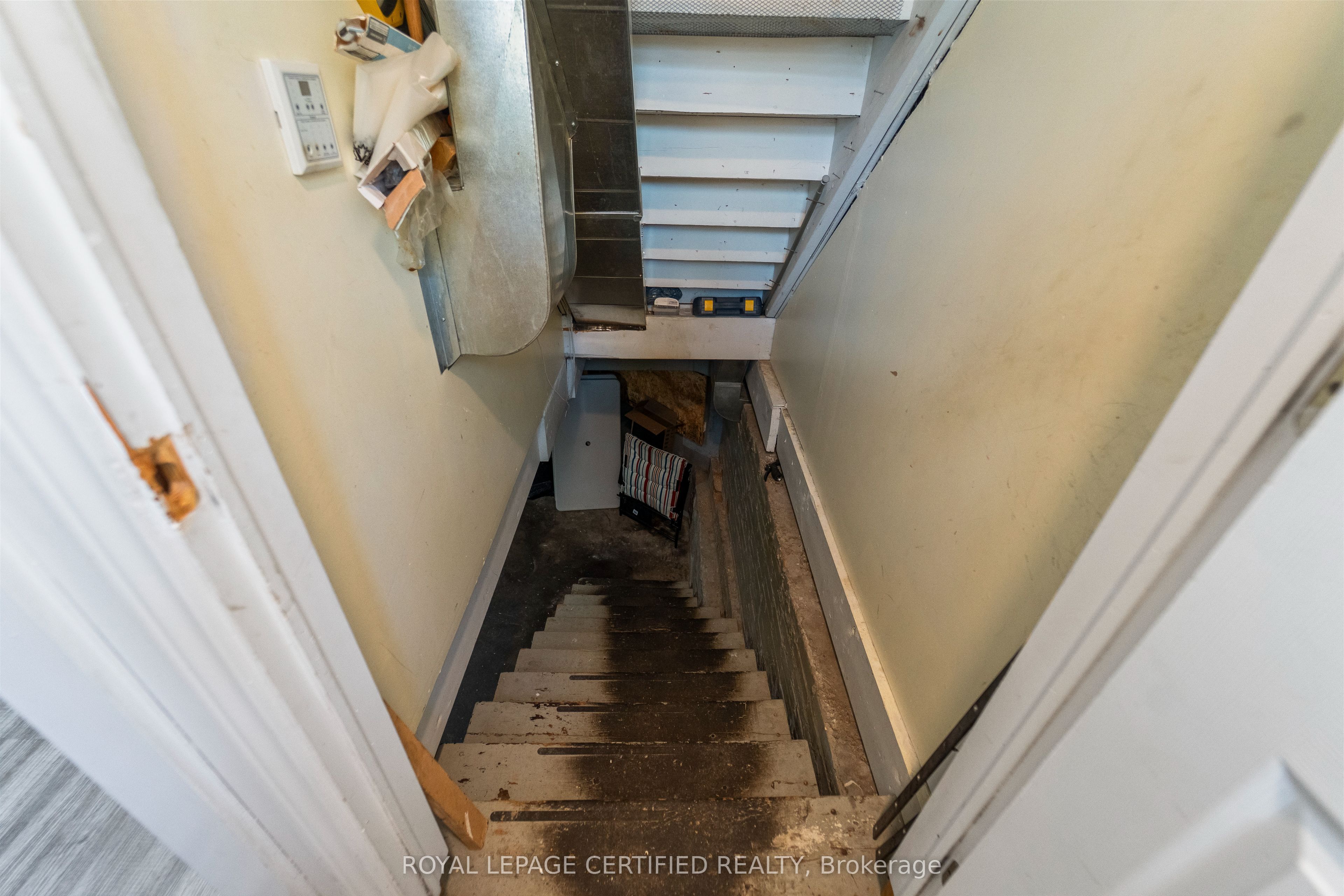 25 Eby Street S Property Photo 35